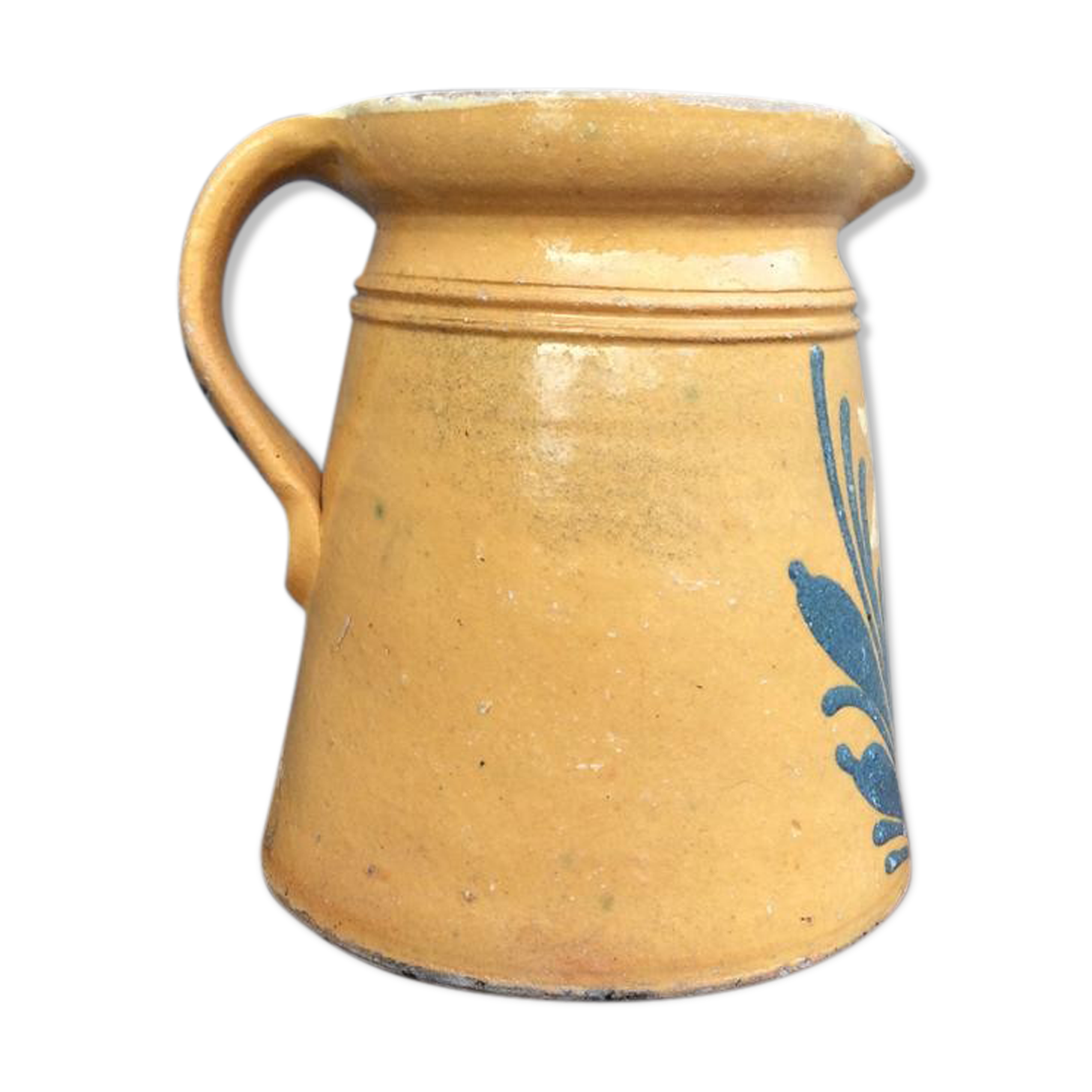 Pitcher water or vintage milk