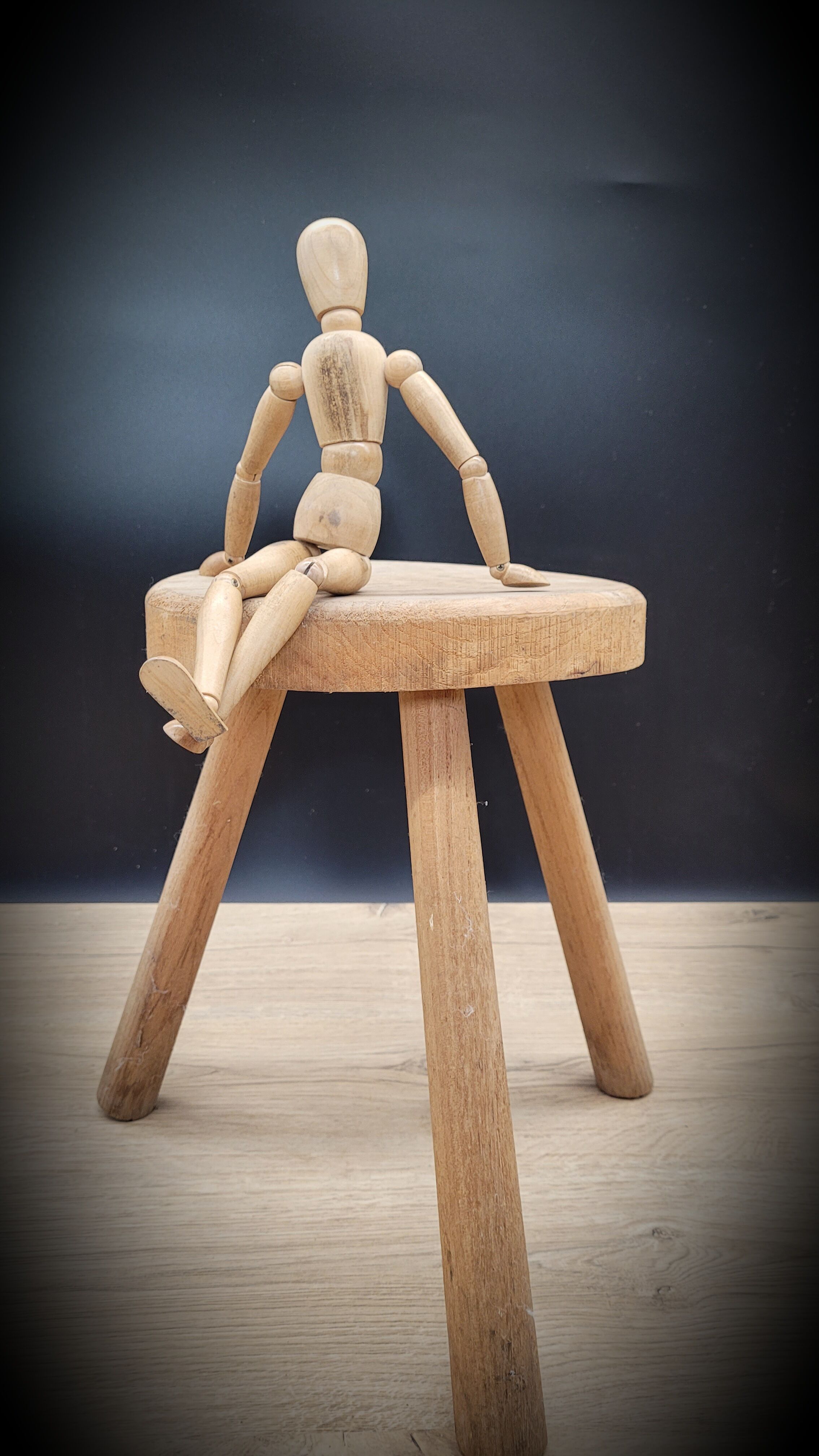 Light shepherd stool