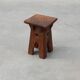 Tabouret bas en bois sculpté français du milieu du XIXe siècle de style gothique