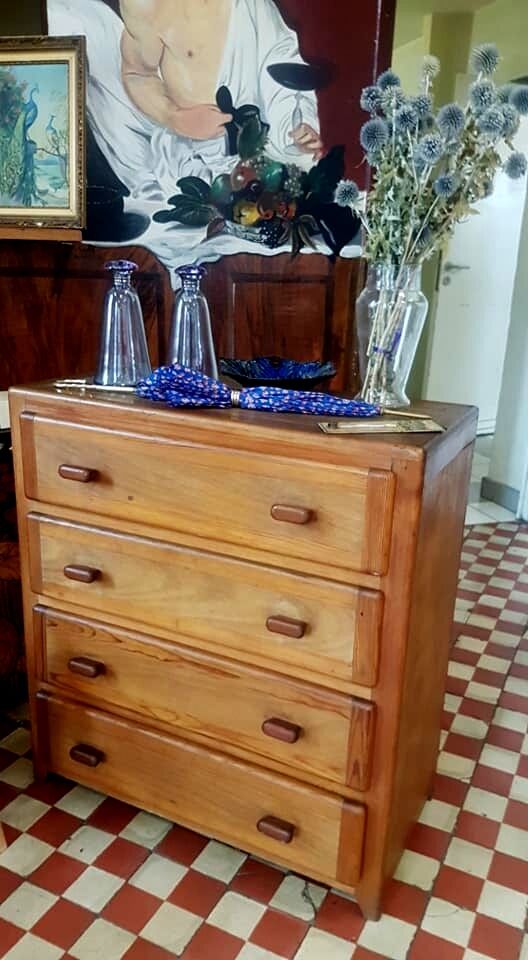 Vintage chest of drawers retro look