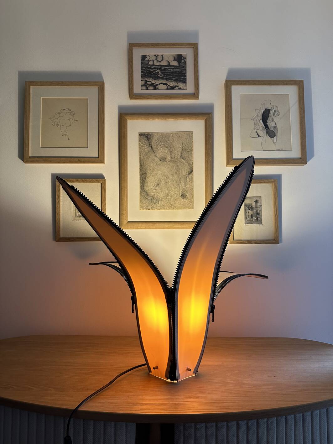 Large vintage PopArt zipped lamp. Italy, 1980s.