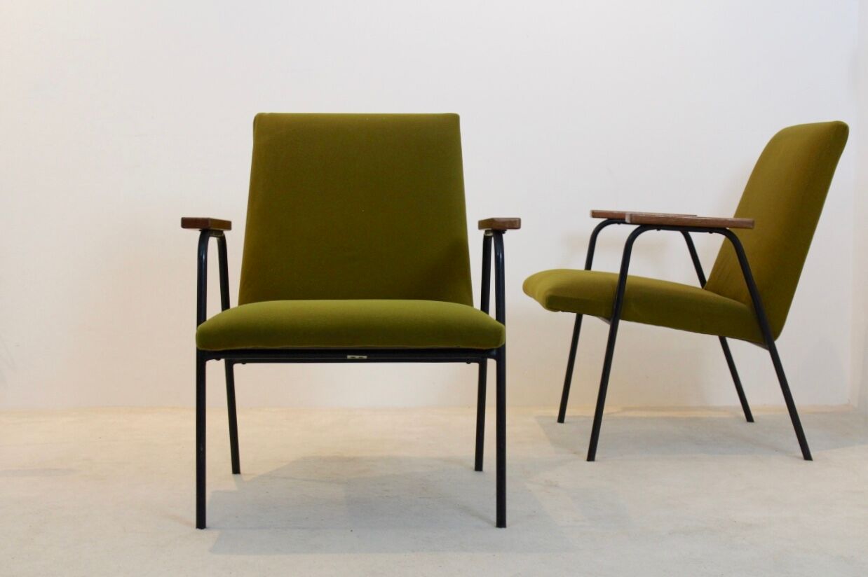Pierre Guariche armchair by Meurop