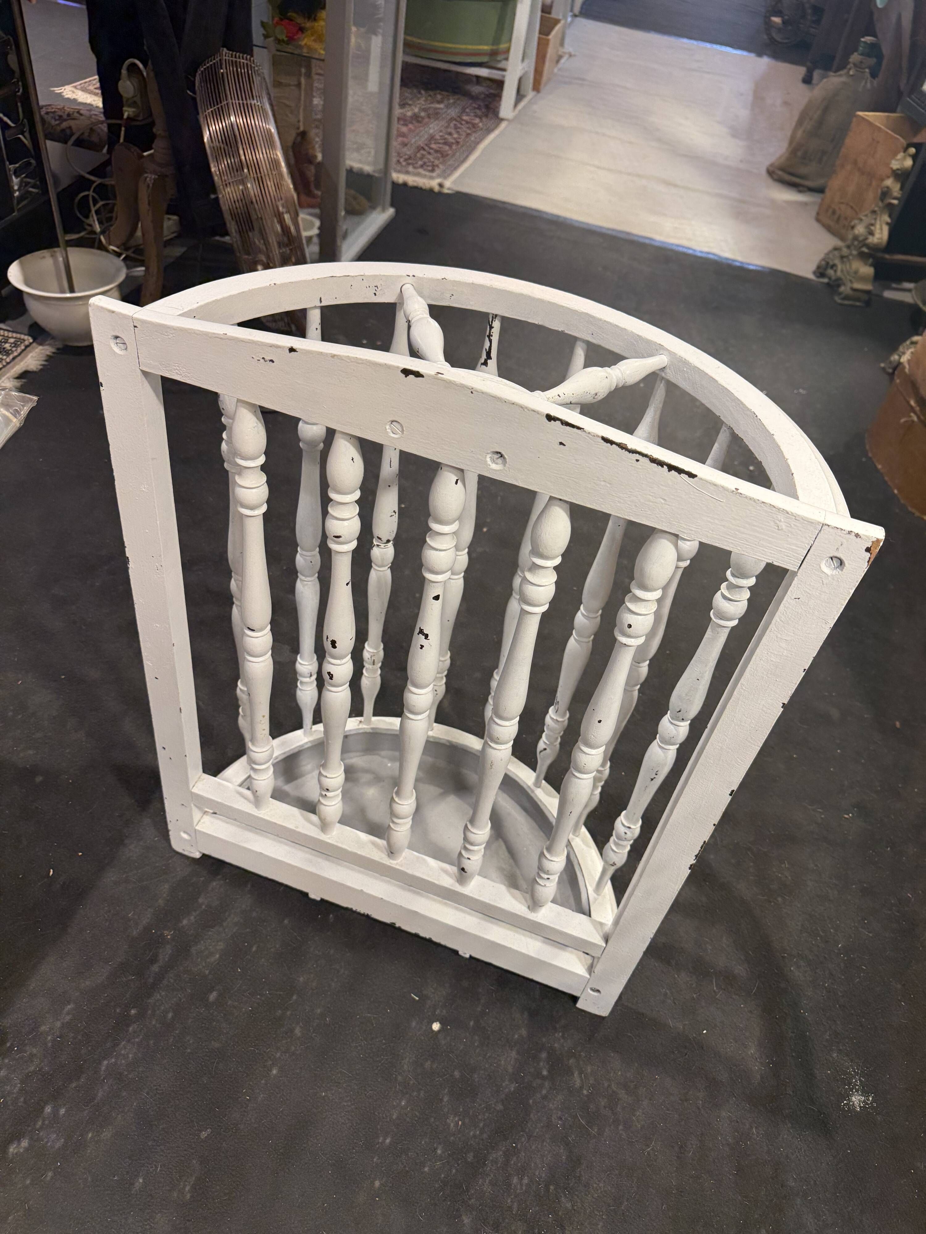 Umbrella stand / Half-moon fishing rod holder with baluster columns