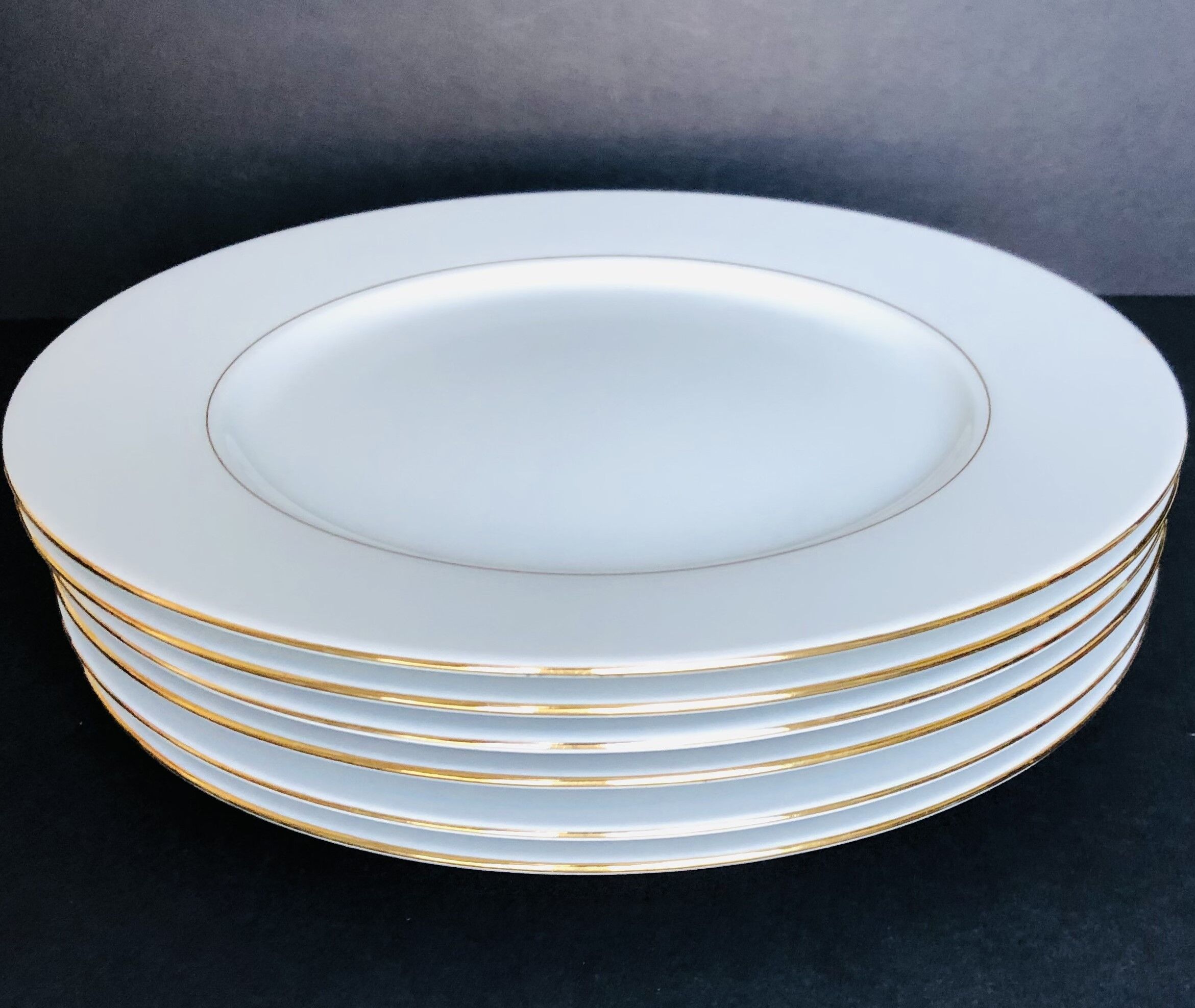 6 White porcelain plates