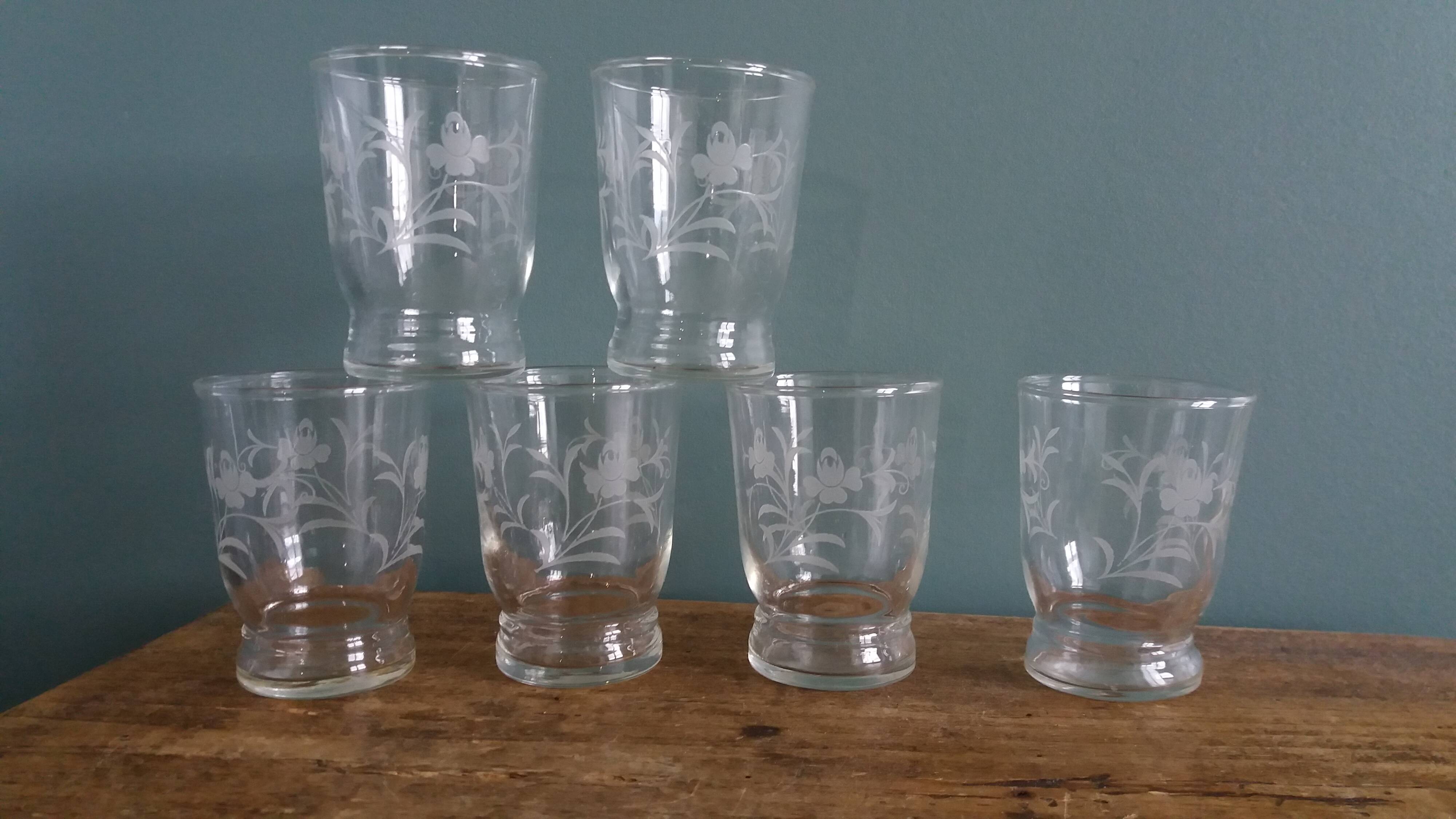 6 antique digestif glasses, floral pattern