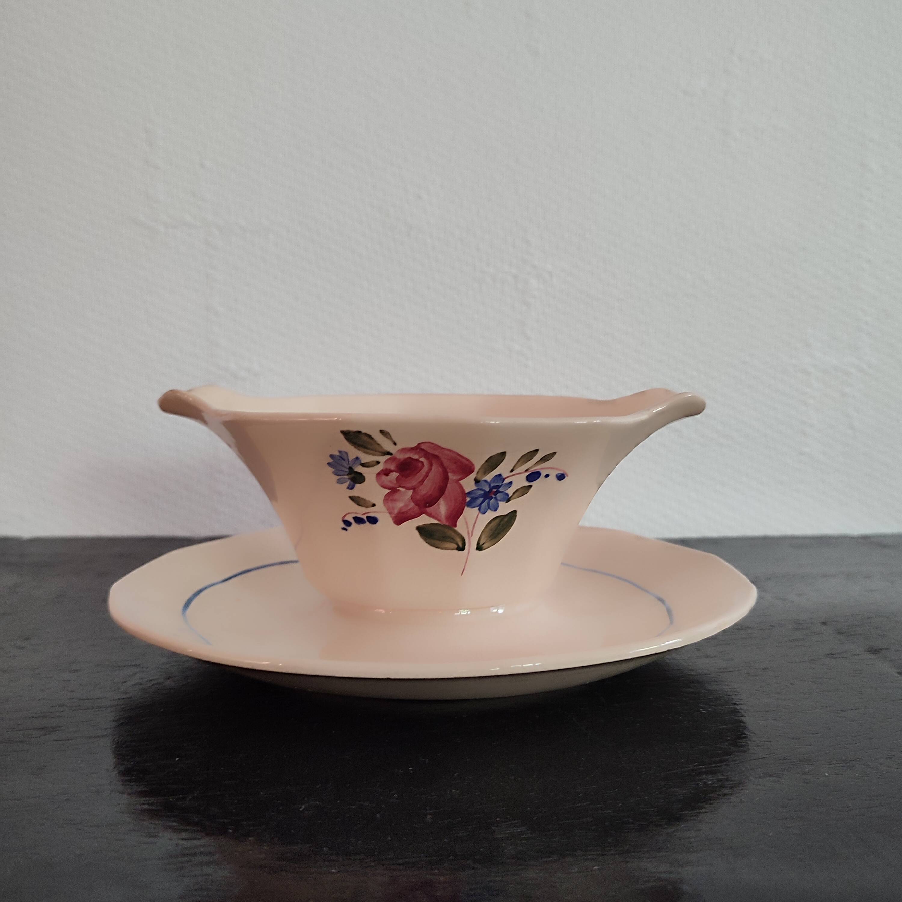 Digoin Sarreguemine gravy boat