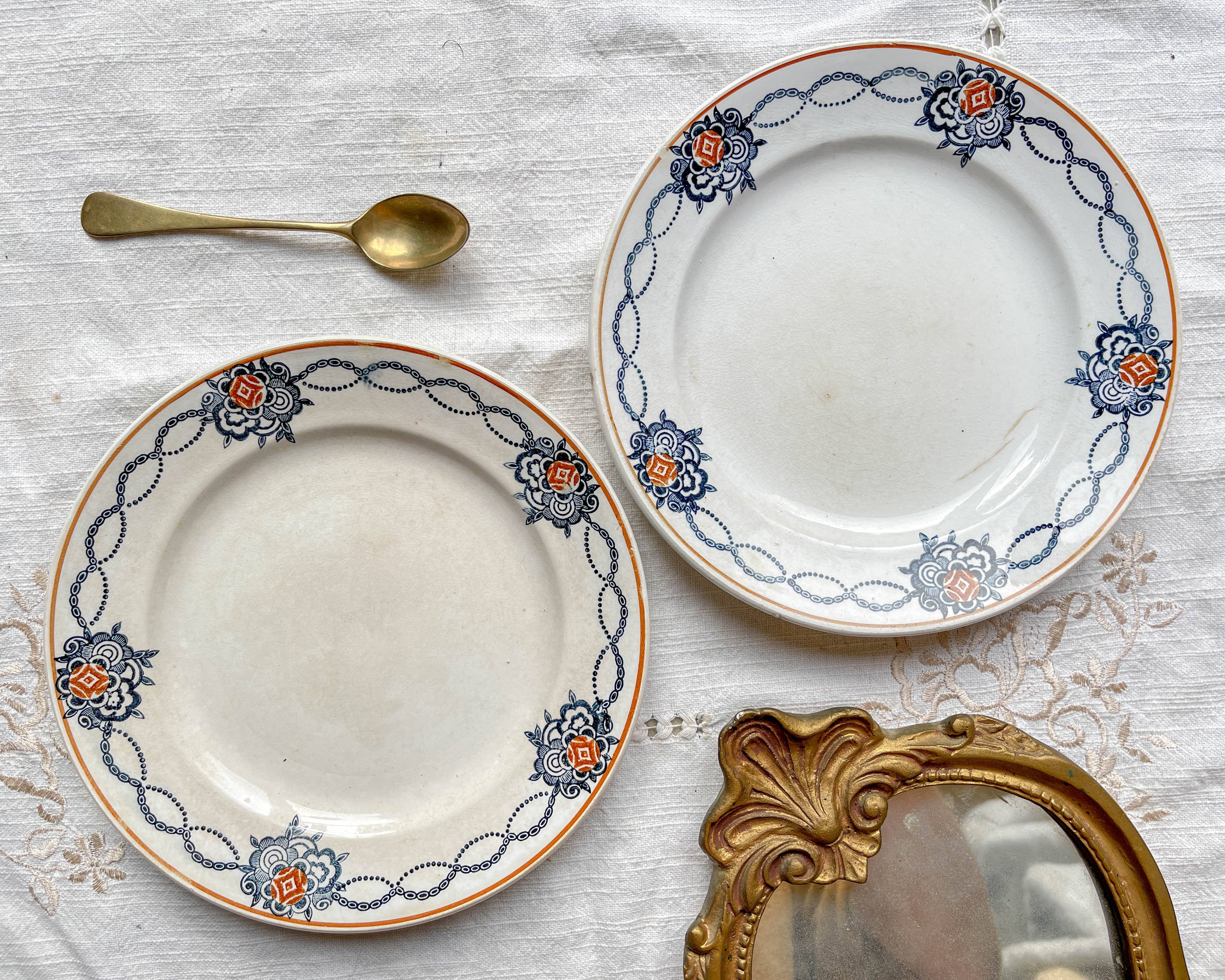 6 Small mismatched vintage plates - L'Amandinoise - Luneville