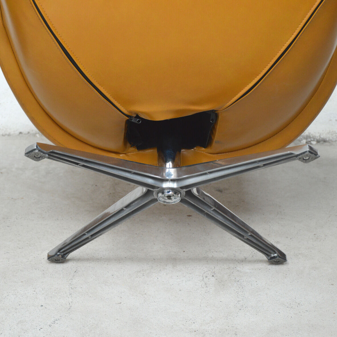 Swivel and ottoman hull chair