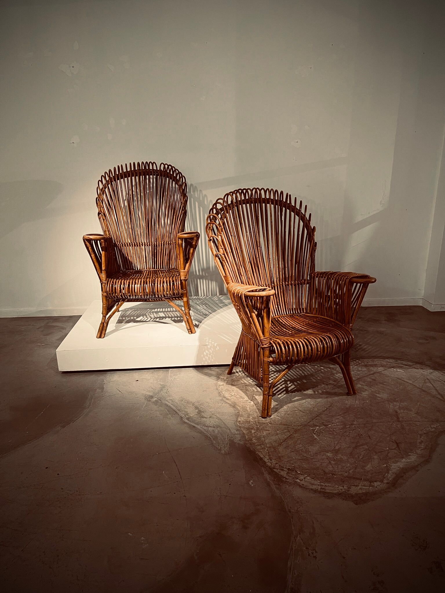 Paire de fauteuils en rotin
