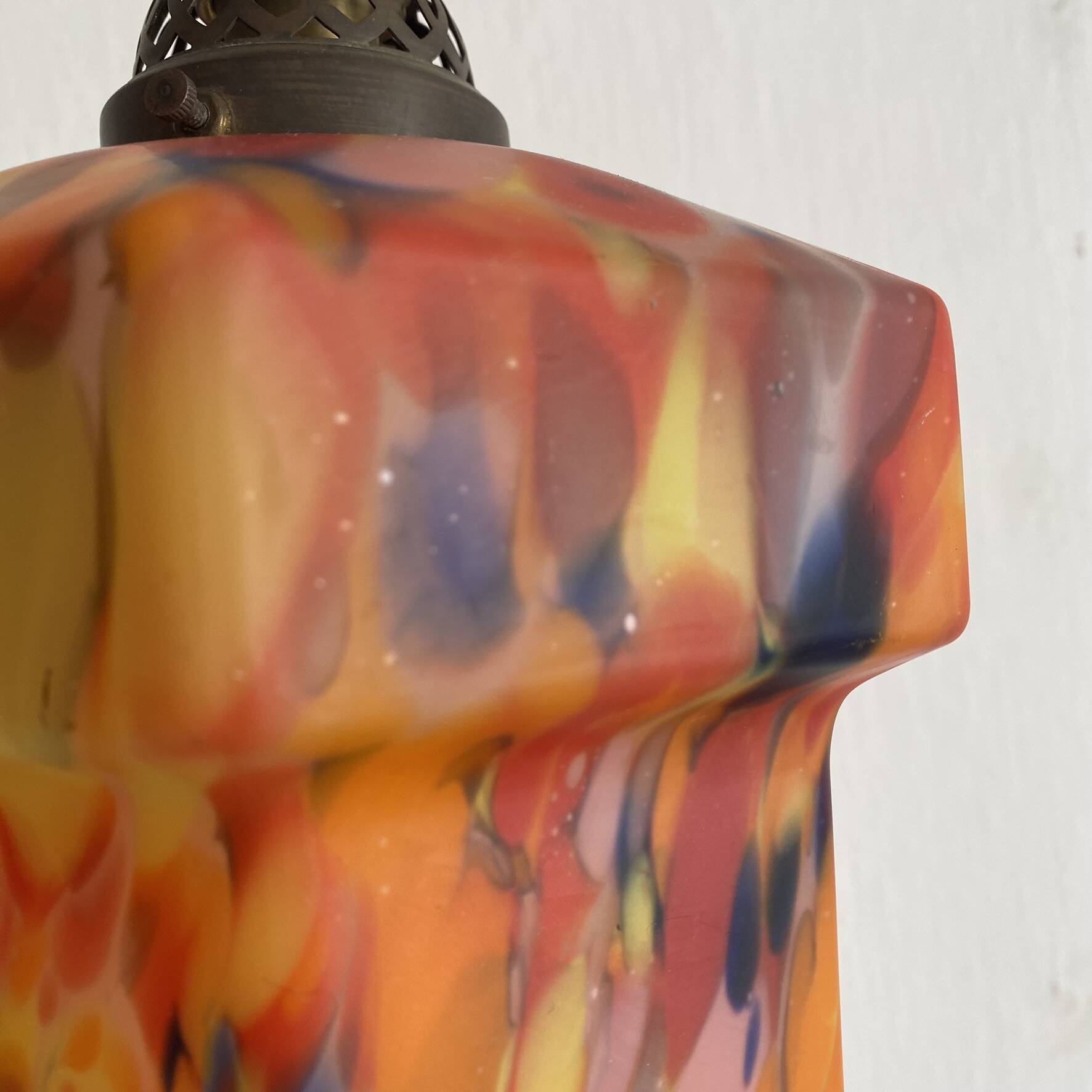Retro suspension lampshade in speckled glass