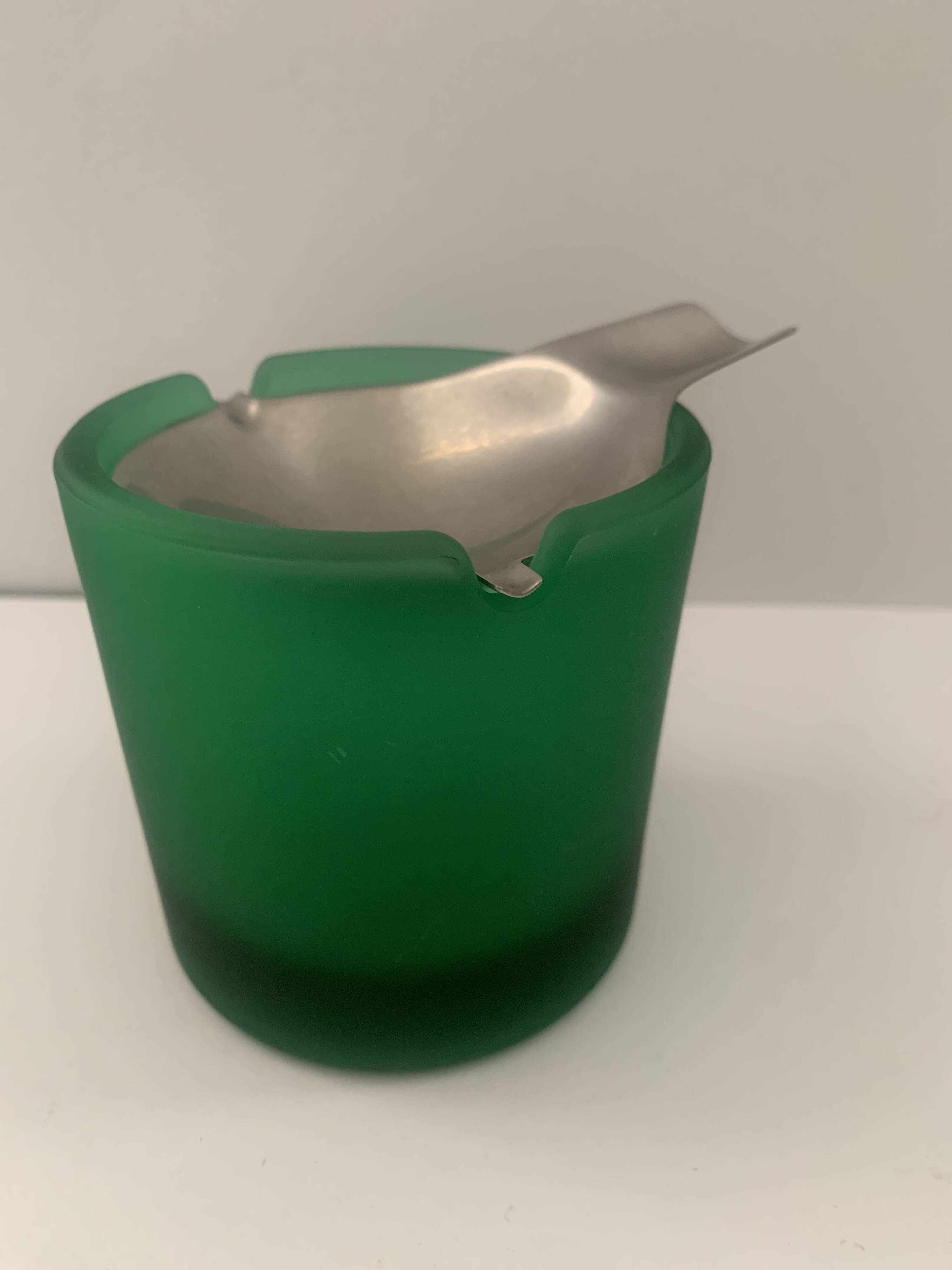 cendrier basculant modèle 504 avec insert en Cromargan de WMF