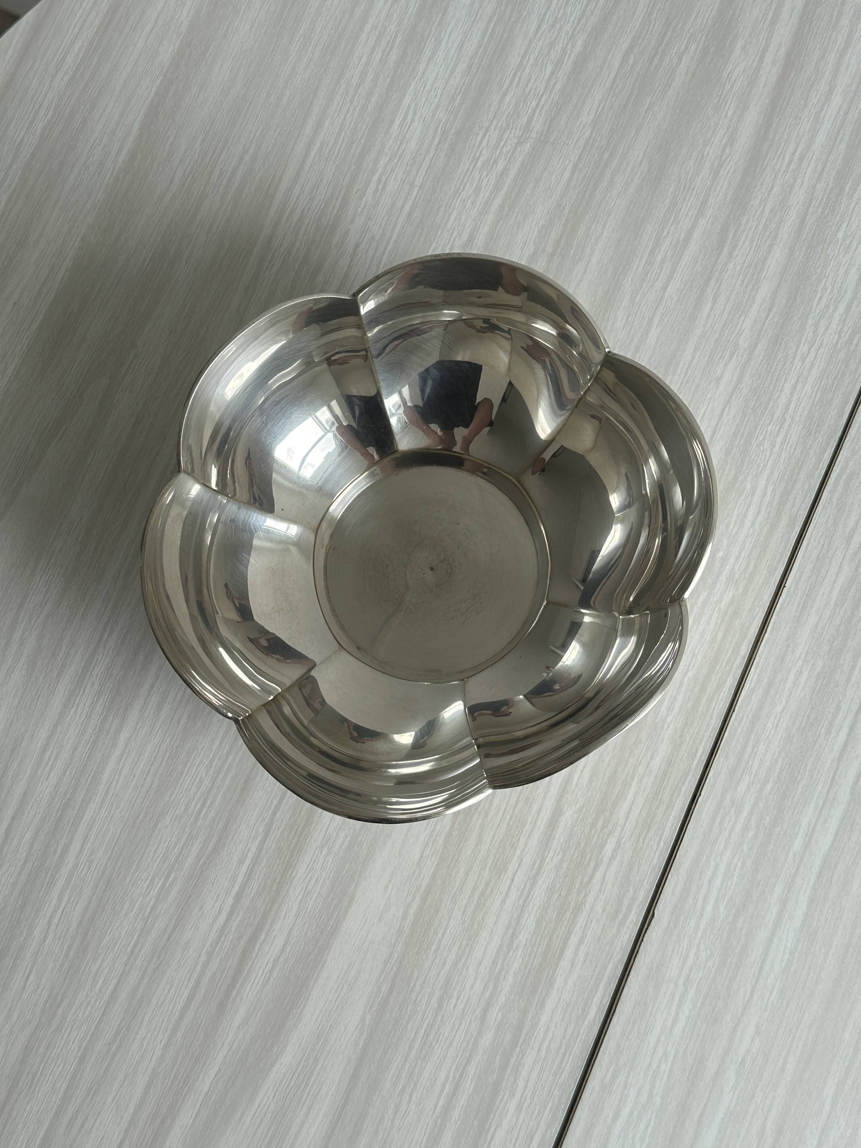 Plat, saladier ancien en métal forme fleur