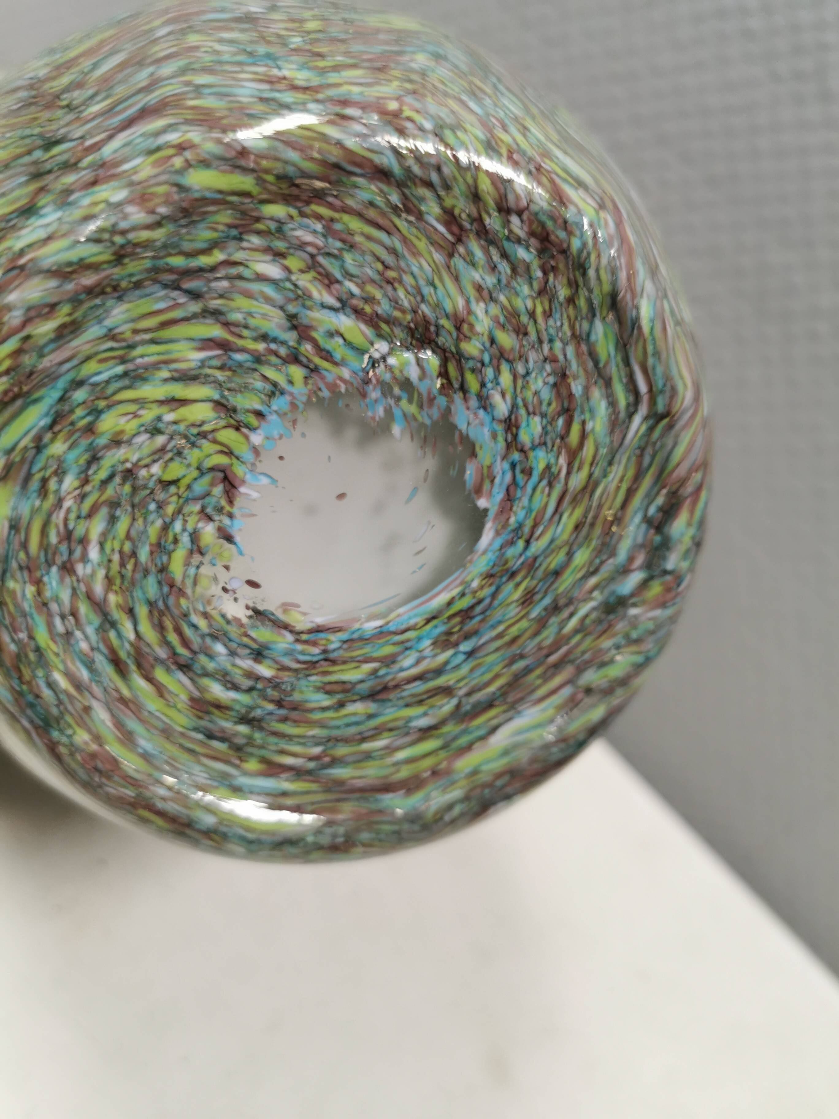 Vase magnifique en 3 couches de verre.