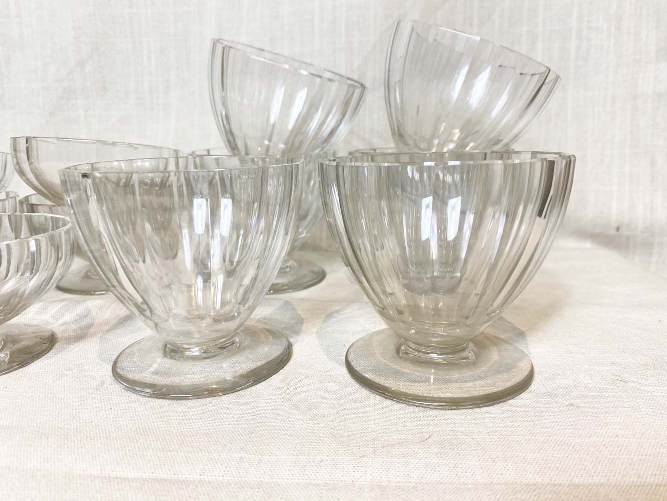 Service of 12 dessert cups, crystal