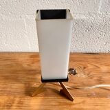 Tripod table lamp