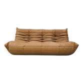 Canapé 3 places en cuir camel attribué à Michel Ducaroy pour Ligne Roset.