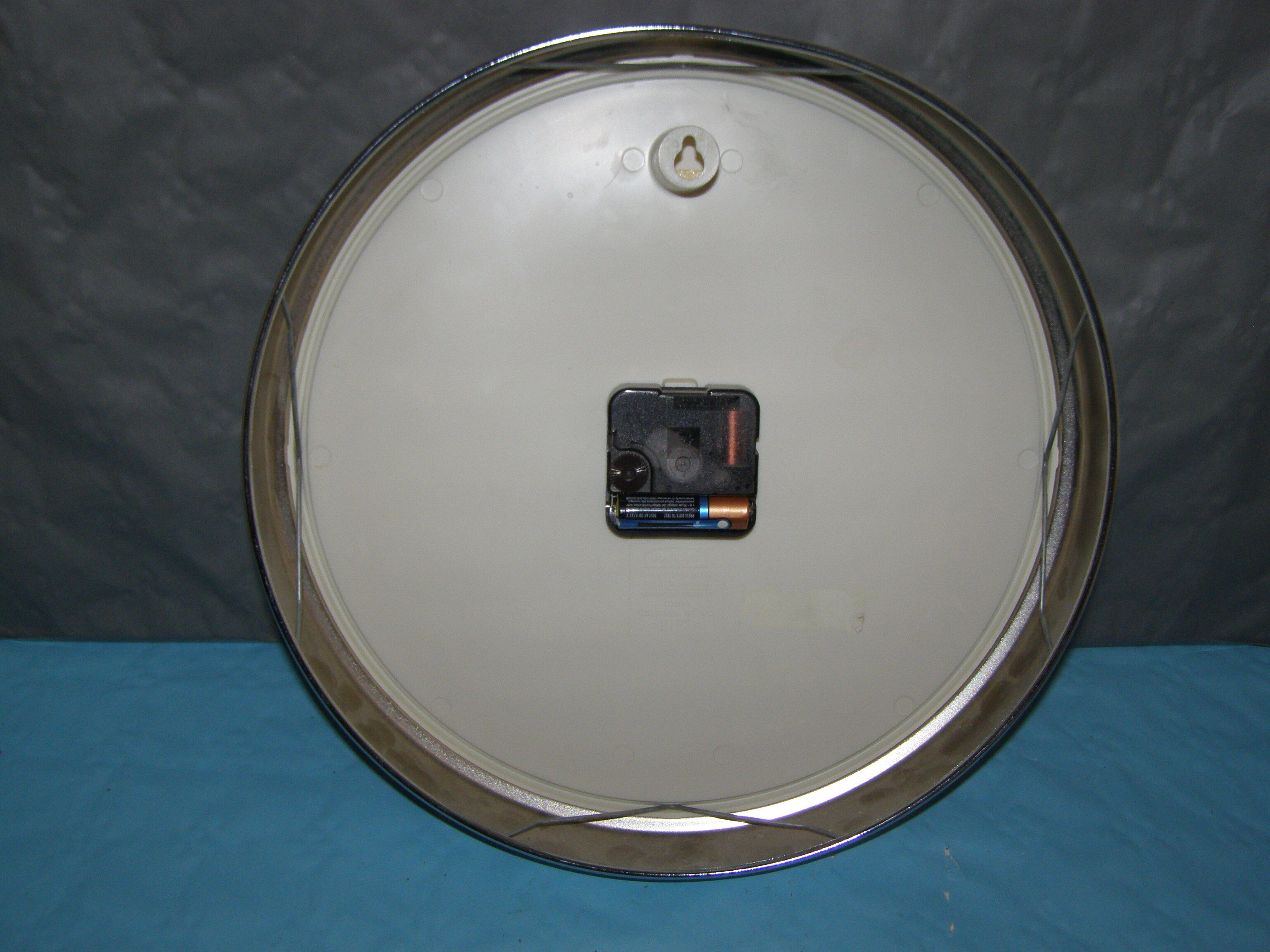 Round wall pendulum quartz mechanism, without ringtone Diameter 32cm