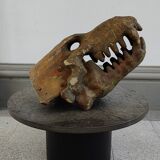 table basse ronde avec plateau en ardoise noire par draenert studios