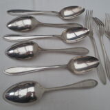 Set of 6 forks and silver spoons in classic style