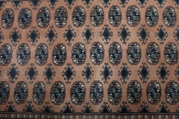 Tapis turque en laine avec motif tekke 211x126cm