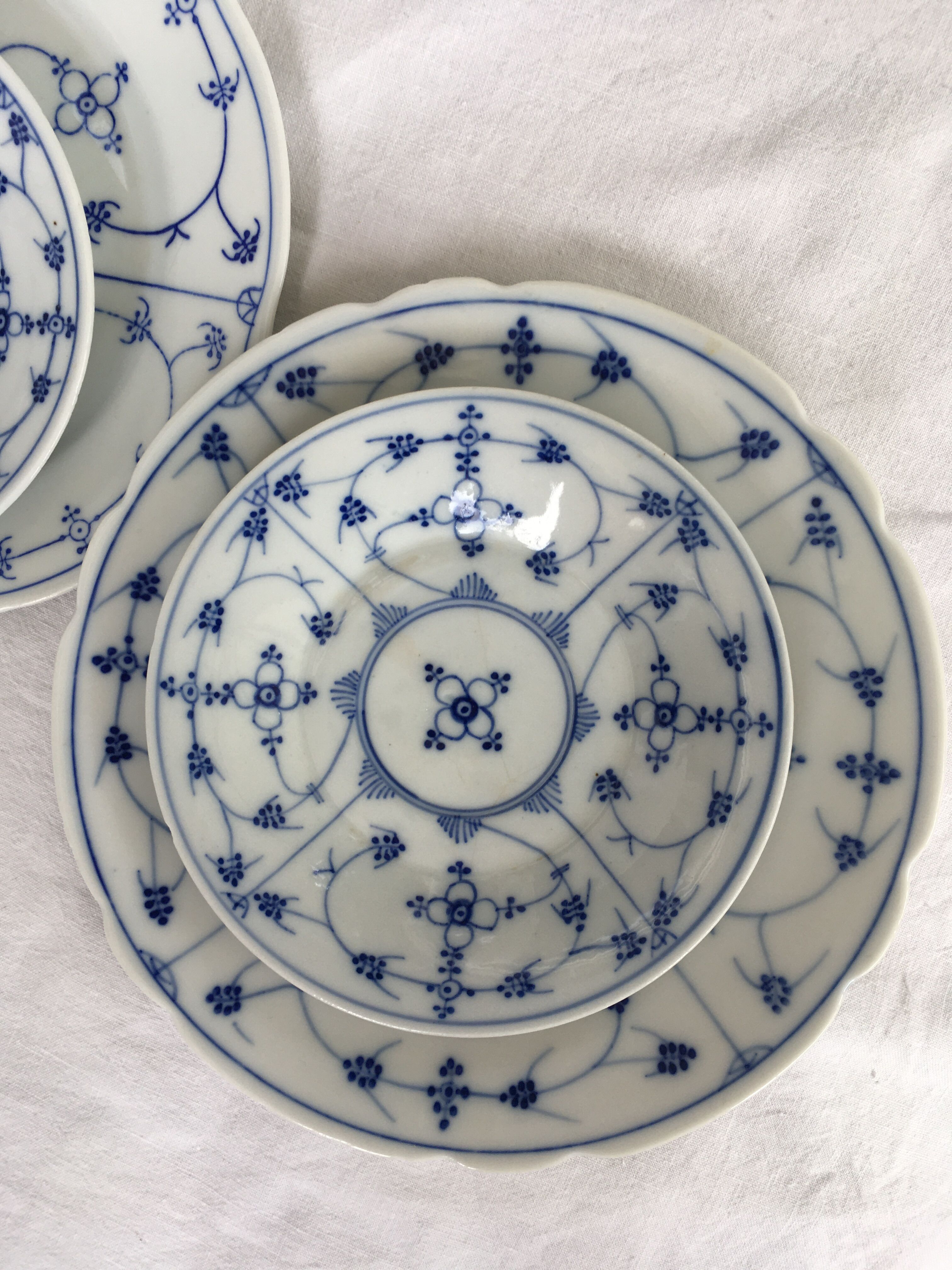 Breakfast coquetiers and porcelain plates
