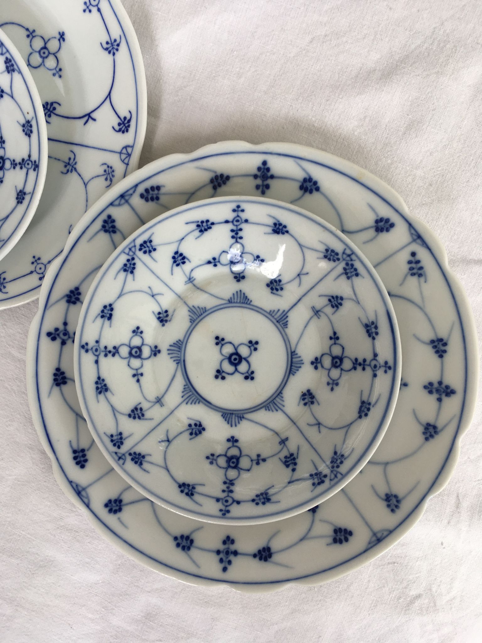 Breakfast coquetiers and porcelain plates