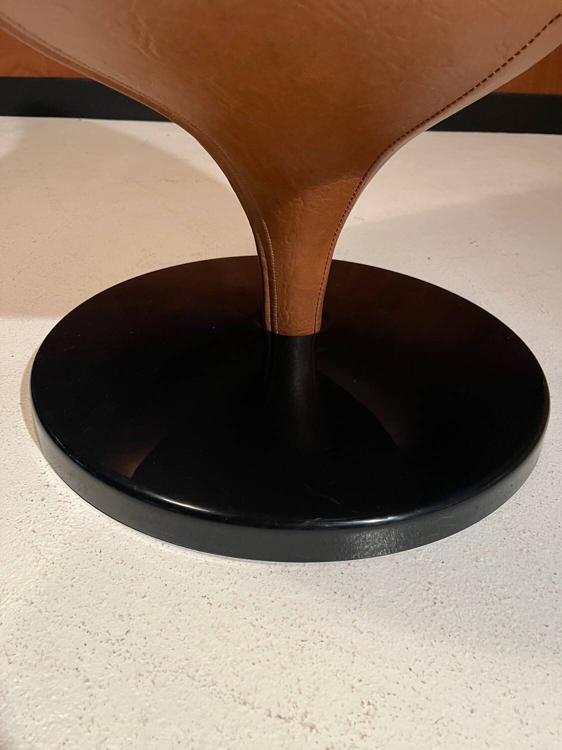 Polaris chair, design by Pierre Guariche for Meurop.