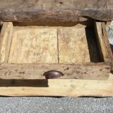 Very old oak carpenter's workbench - A charming piece of trade furniture.