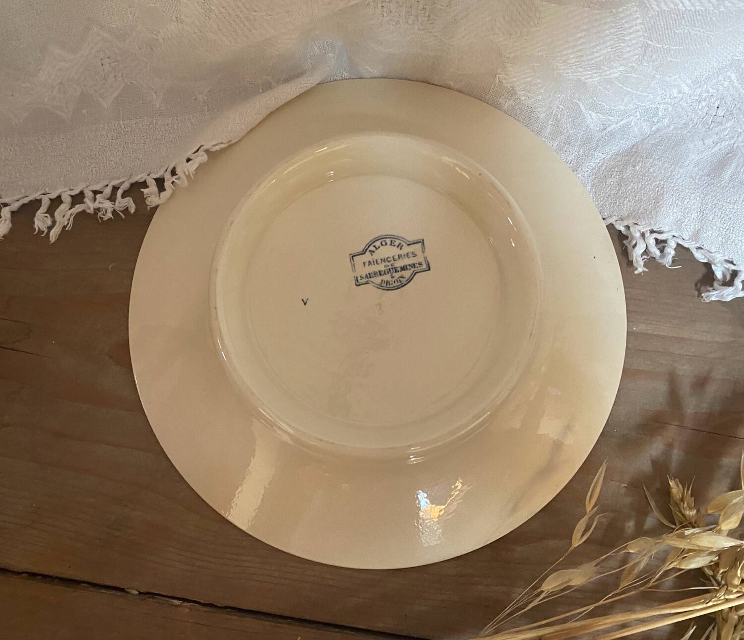Assiette Sarreguemines et Digoin sur piédouche