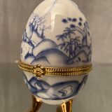 Porcelain egg box with Japan decoration gilded metal frame