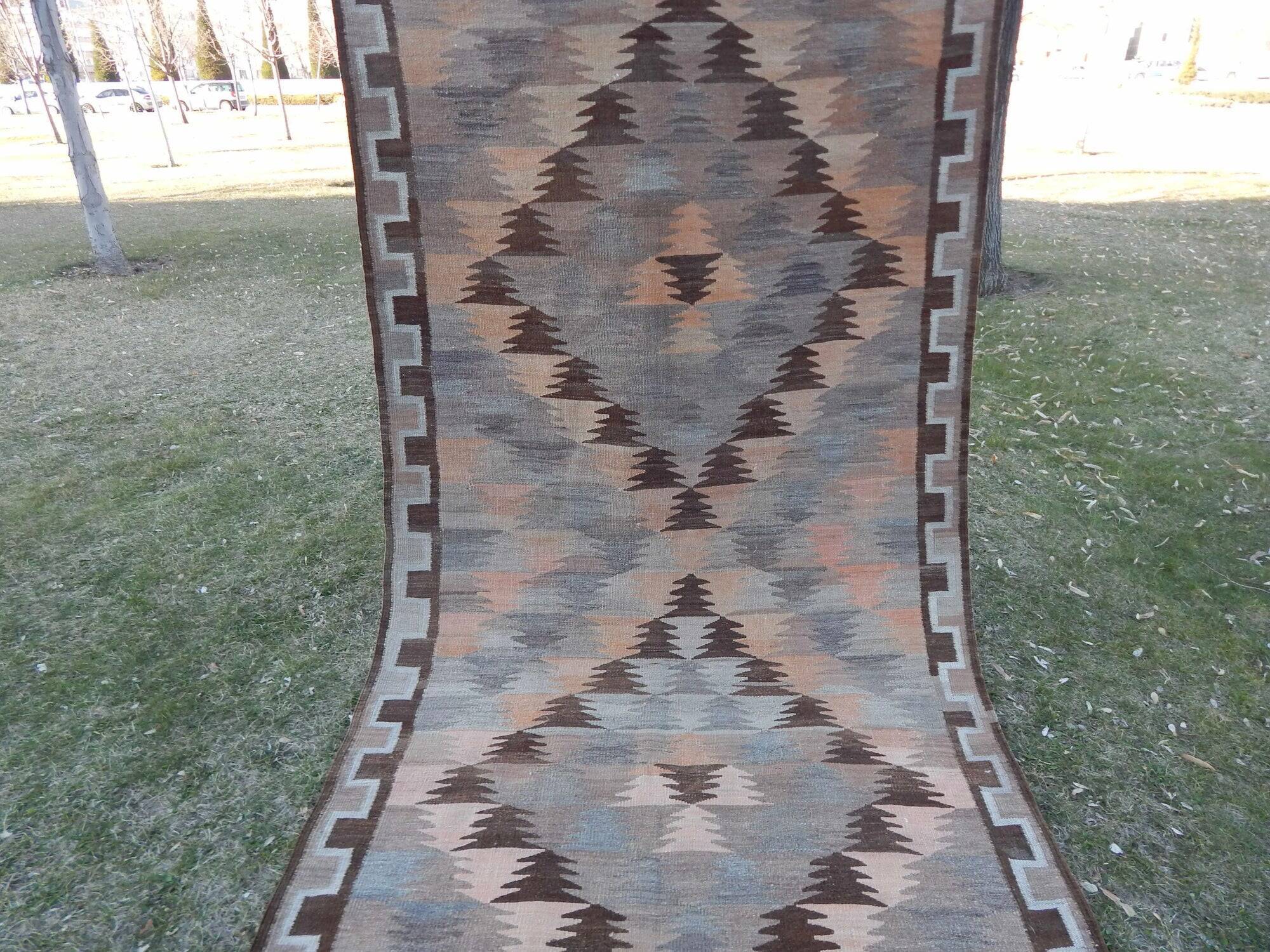 Vintage Turkish kilim handwoven 142x284 cm