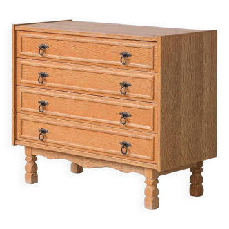 Oak Danish Mid-Century Chest of Drawers in manner of Kjaernulf