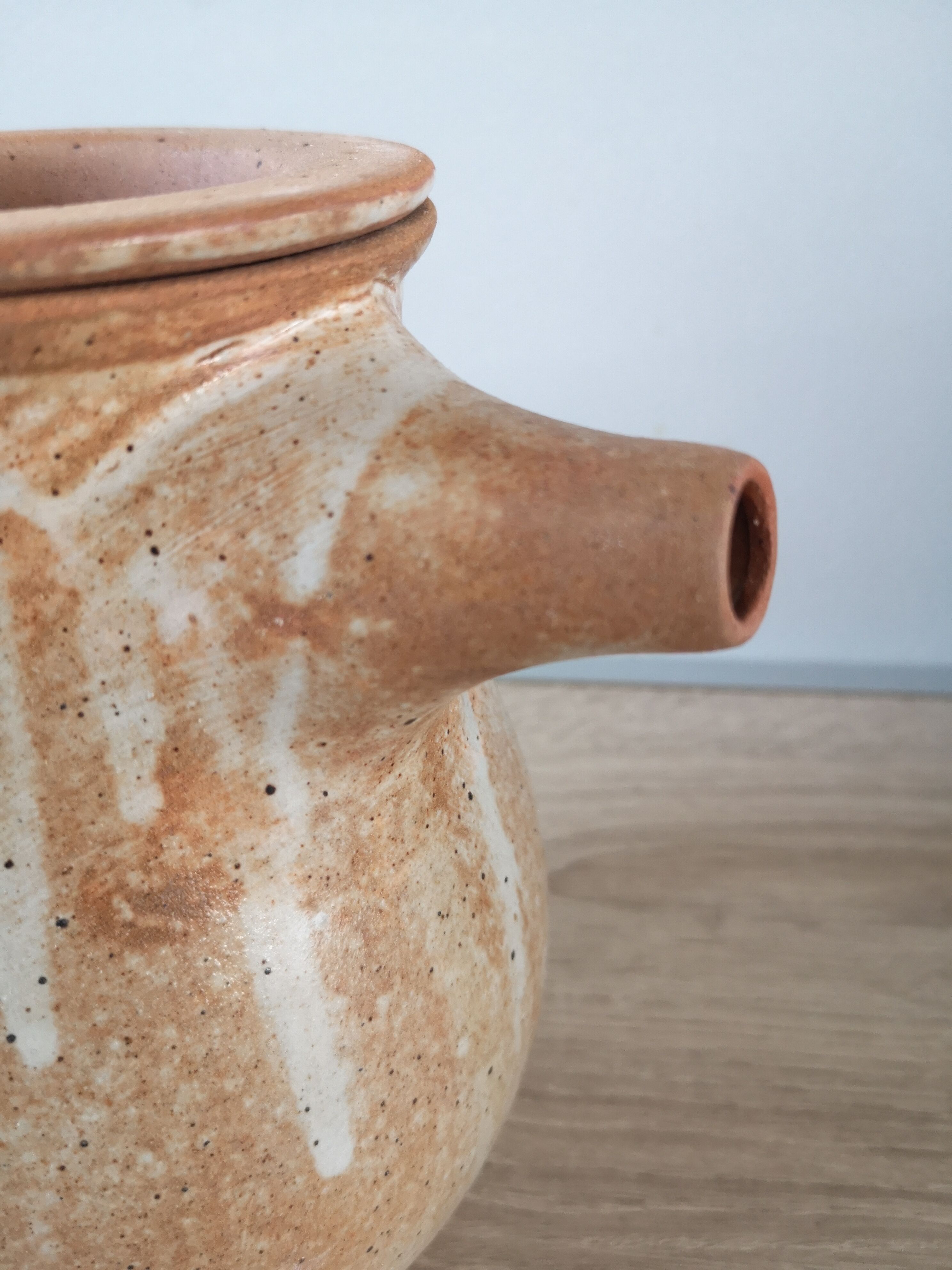 Theière en grès artisanal