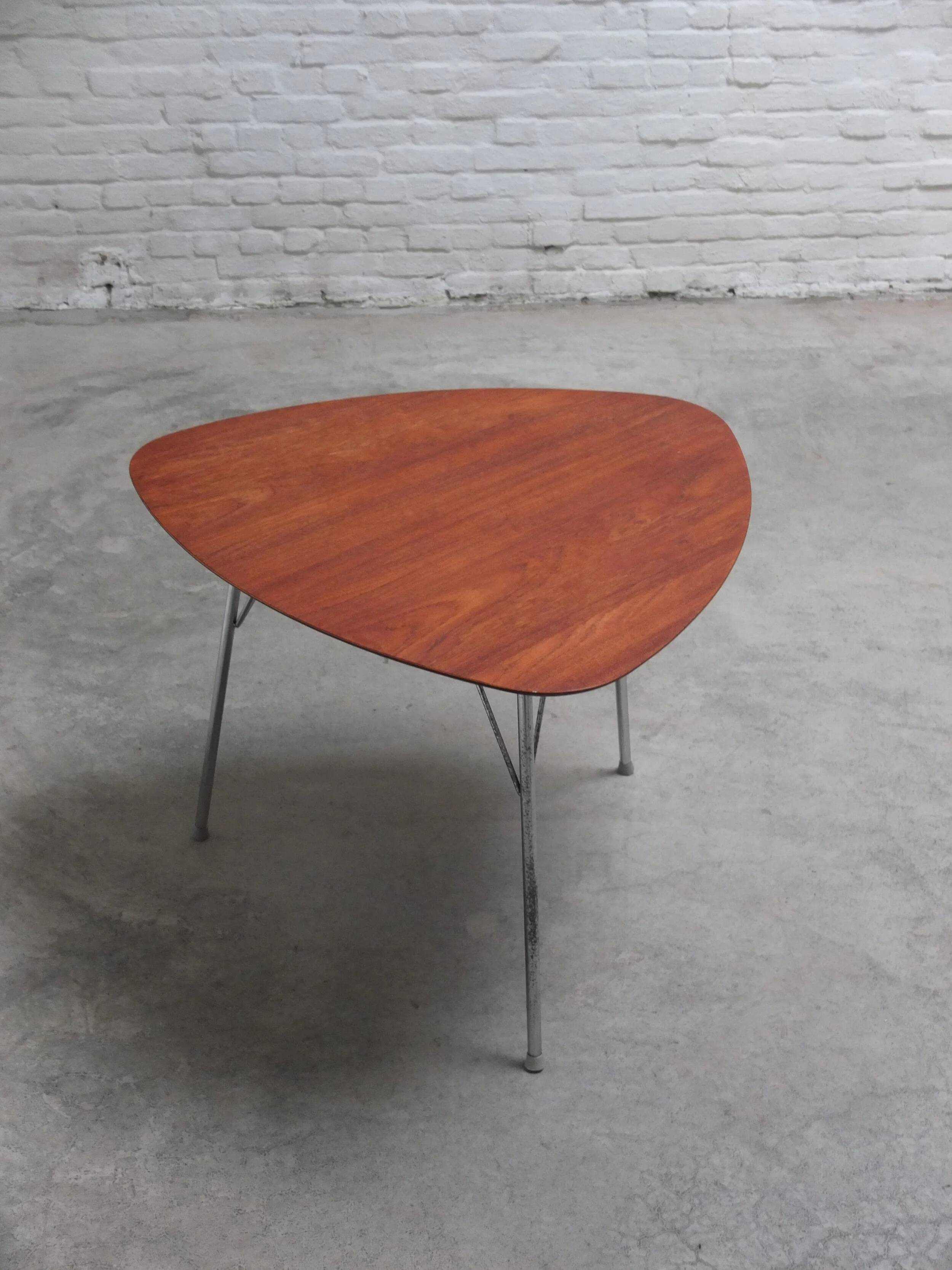 Triangular 'VL1312' side table in teak by Vermund Larsen, 1959