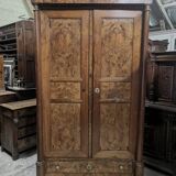 Armoire à placage de loupe