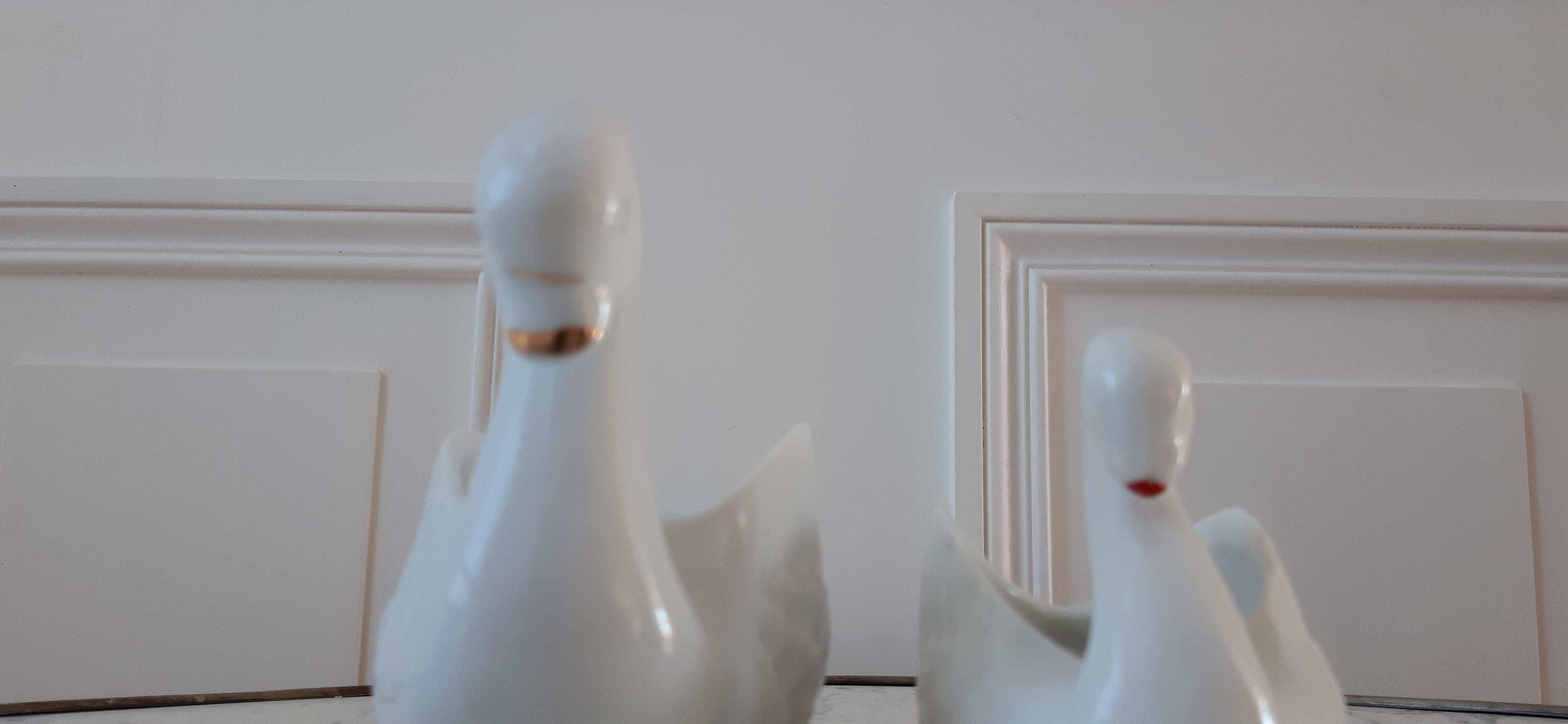 Duo of ceramic swans 50s-60s