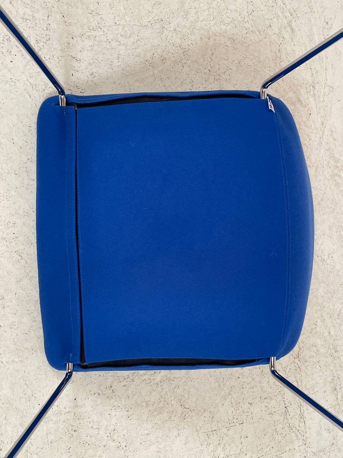 Chaise Cosmos B&B Italia par Jeffrey Bernett