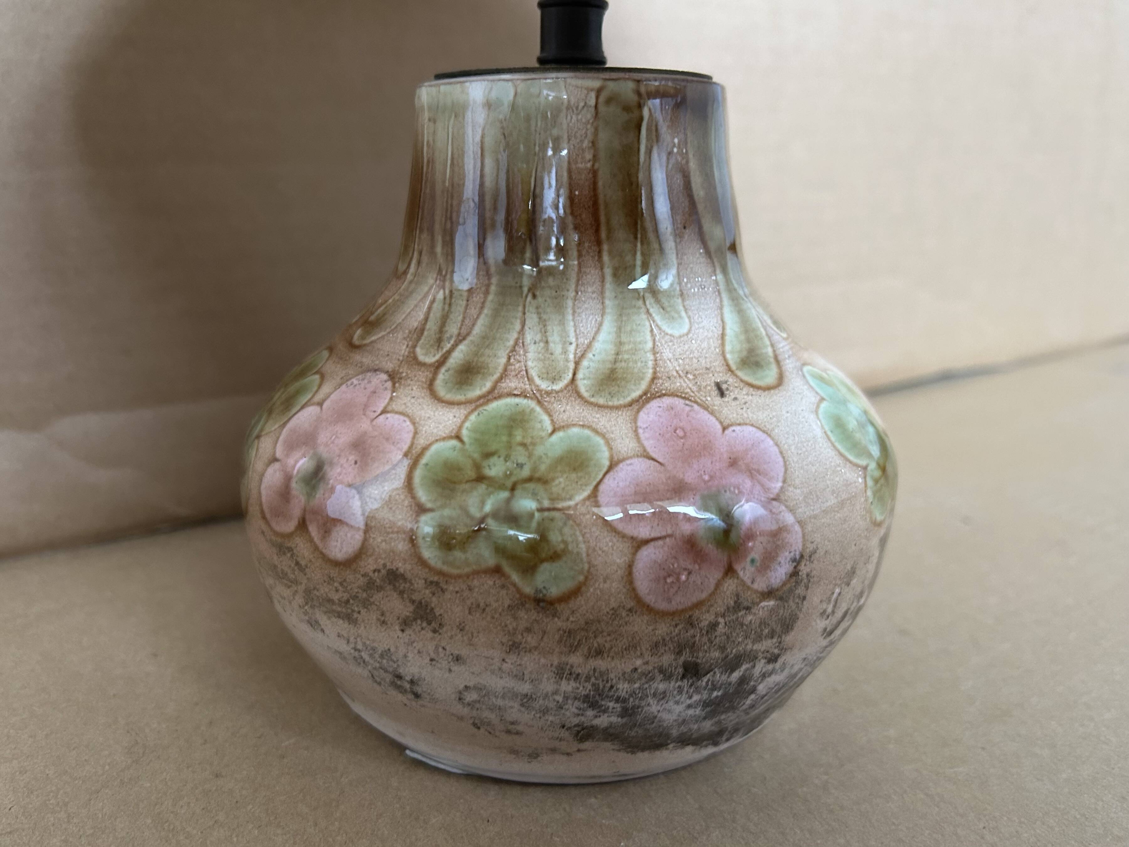 Lampe en céramique ancienne signée