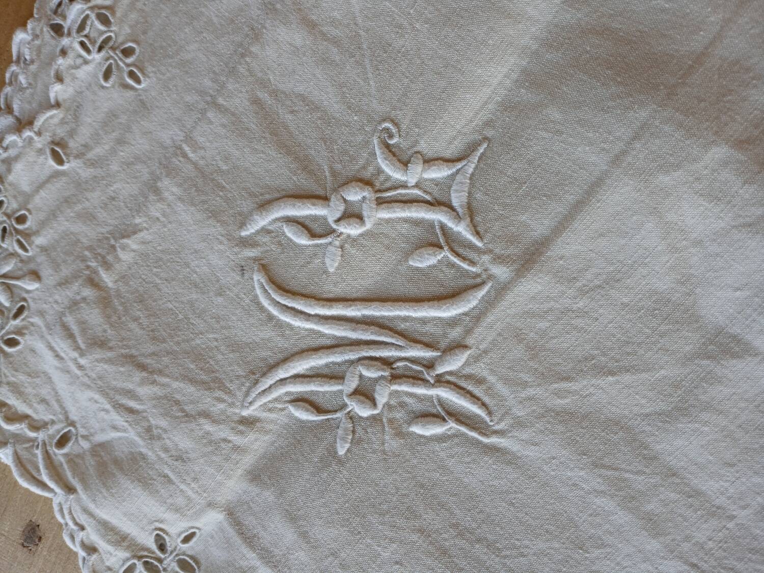 Antique flat sheet and 2 pillowcases set