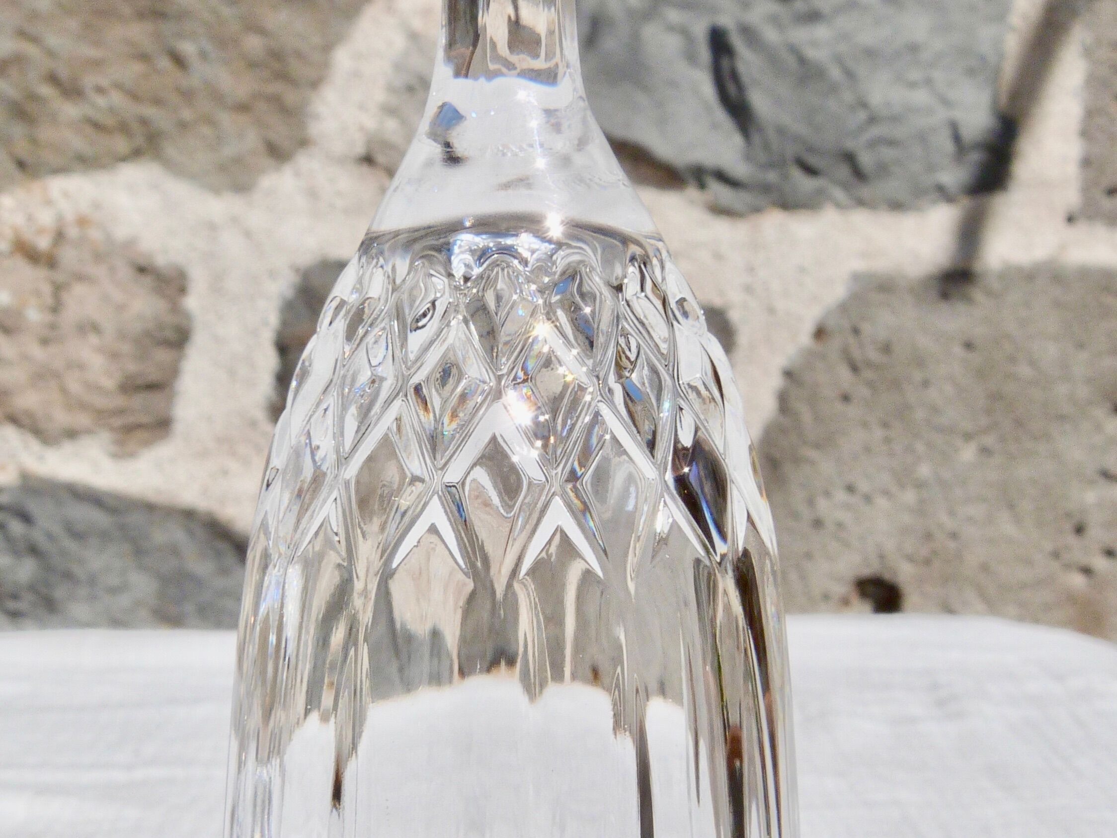 Set of 8 champagne flutes in cut crystal