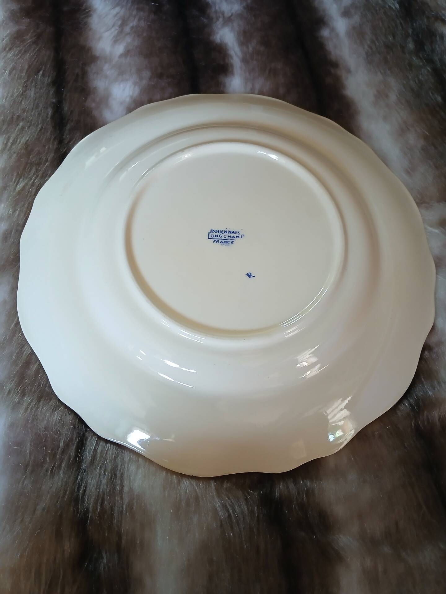12 assiettes plates anciennes de Longchamp 