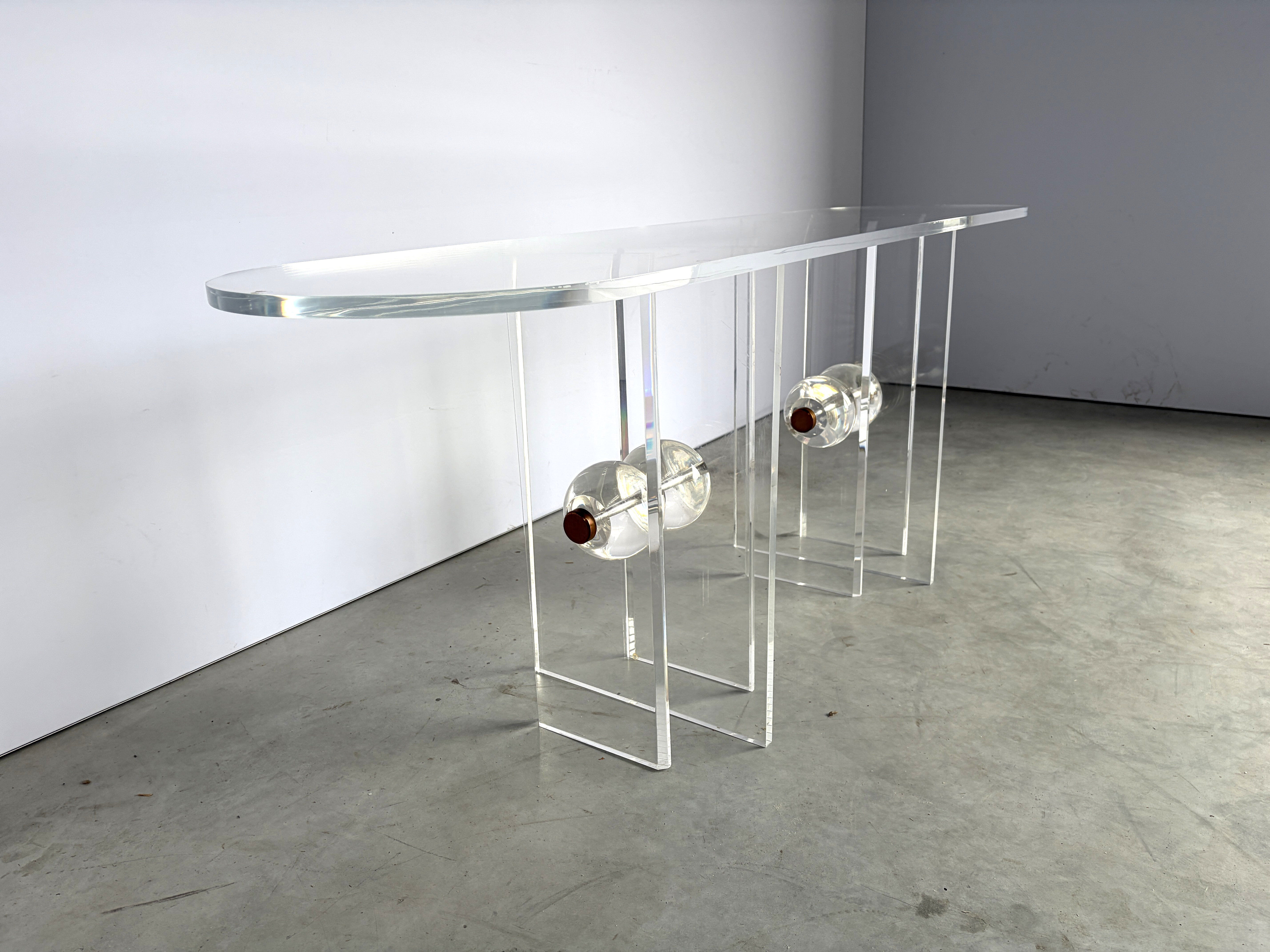 Table console en laiton et lucite, années 1970