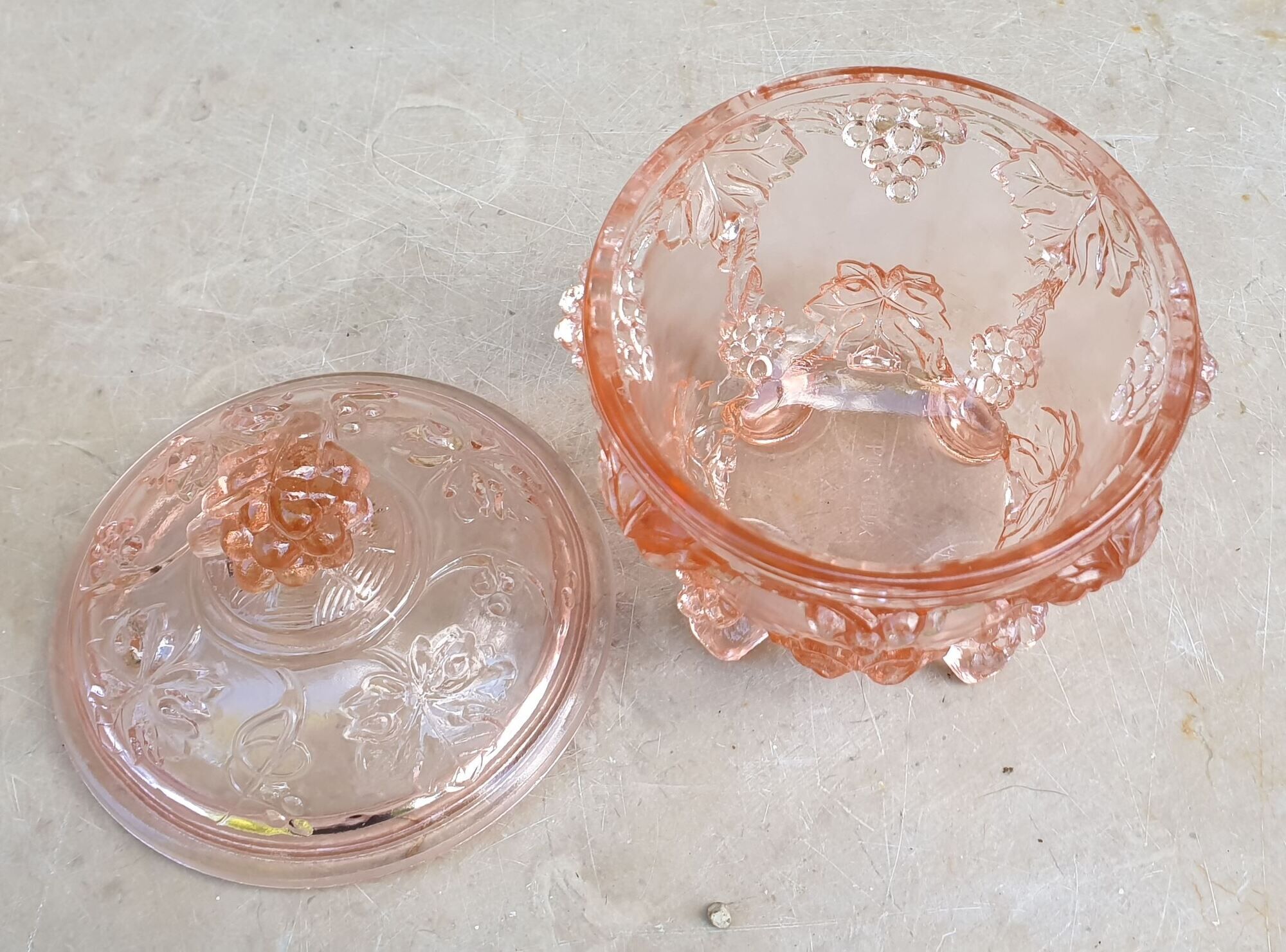 Bonbonnière, glass sucker or standing crystal (Portieux)