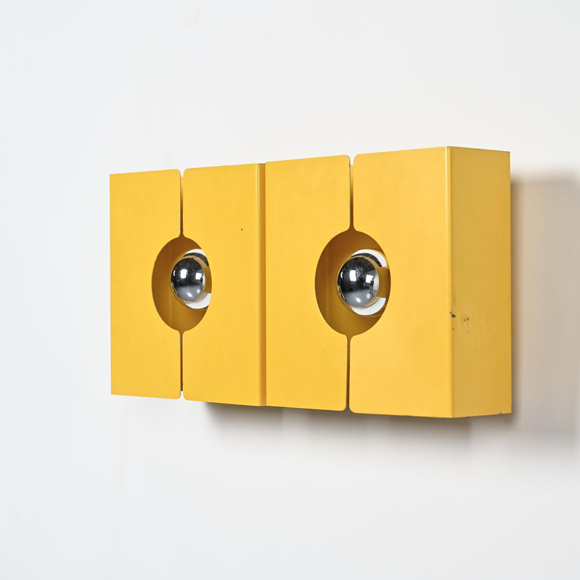 Wall light model 2091/2 by Pierre Disderot, circa 1960.