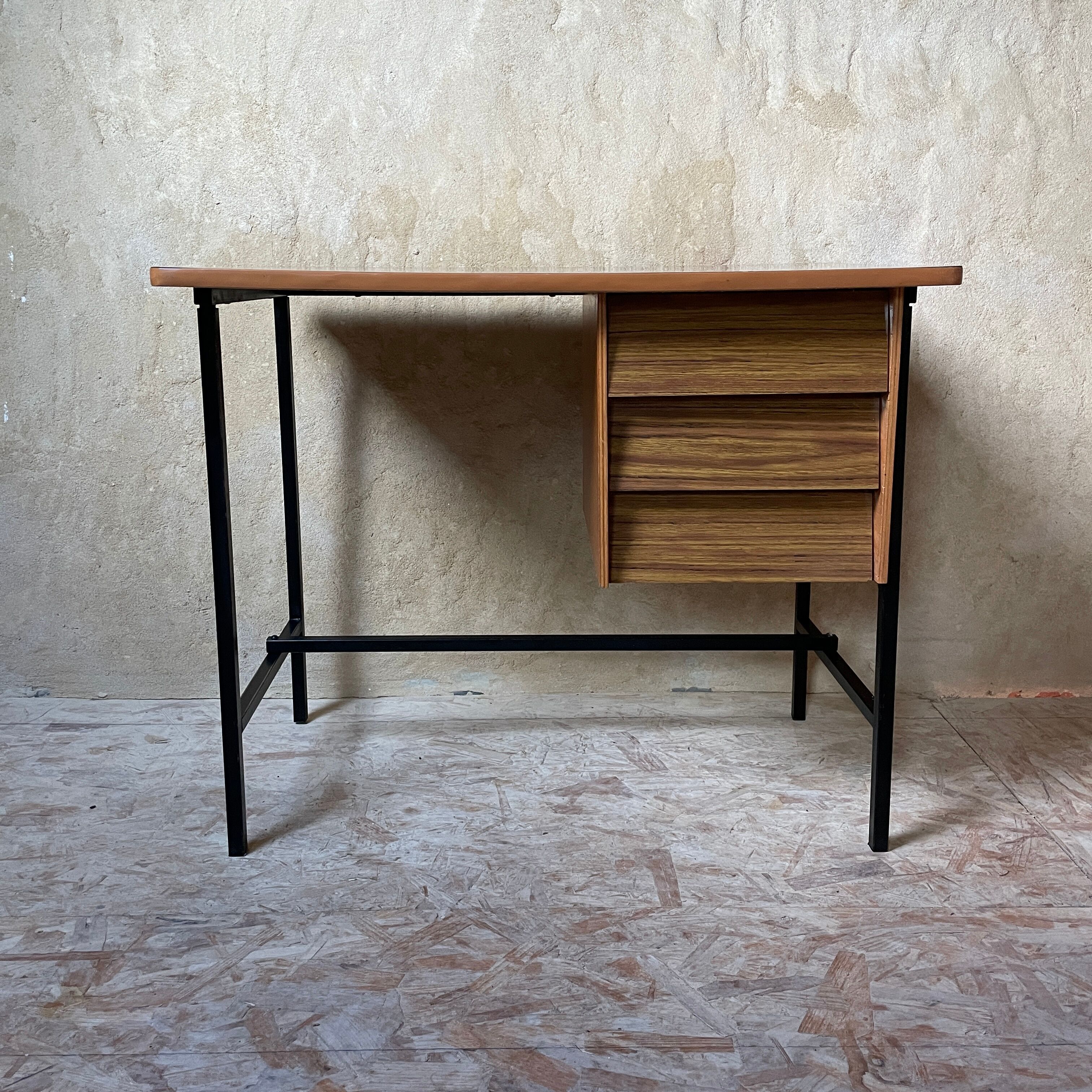 Small formica desk 70s