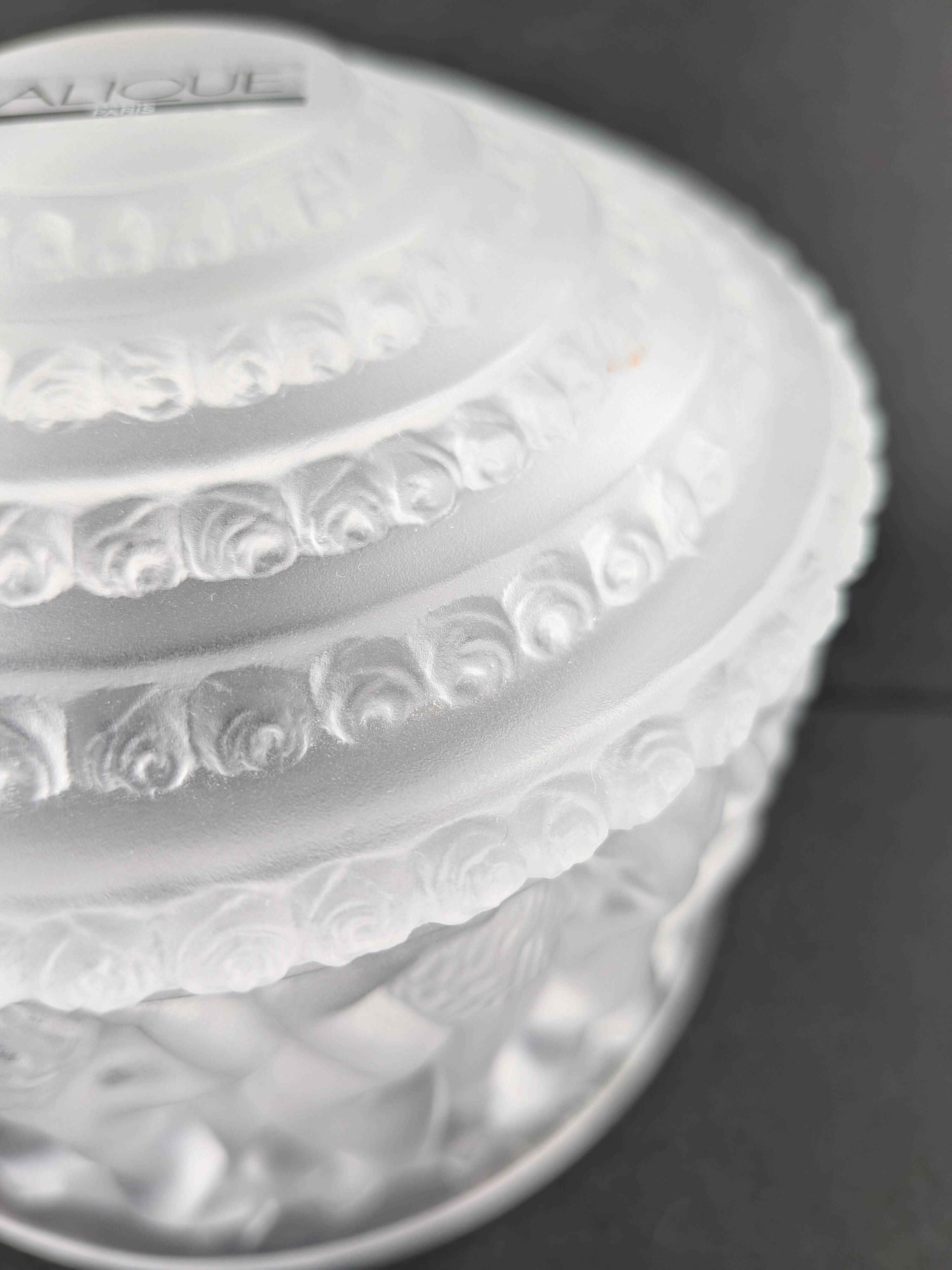 Lalique crystal box modelled as "Les Enfants".