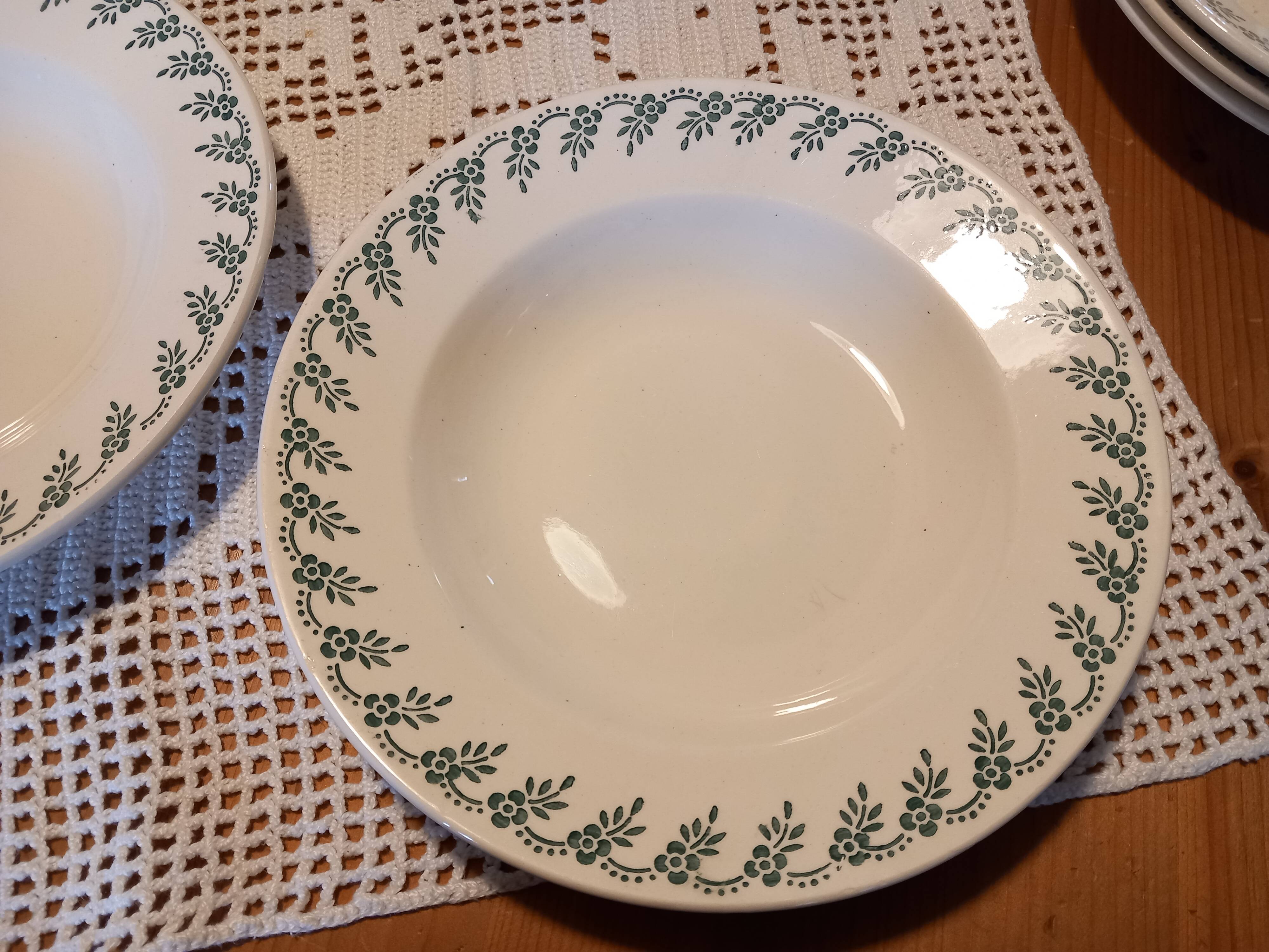 Set of 2 deep plates Terre de fer Choisy le Roi model 1212