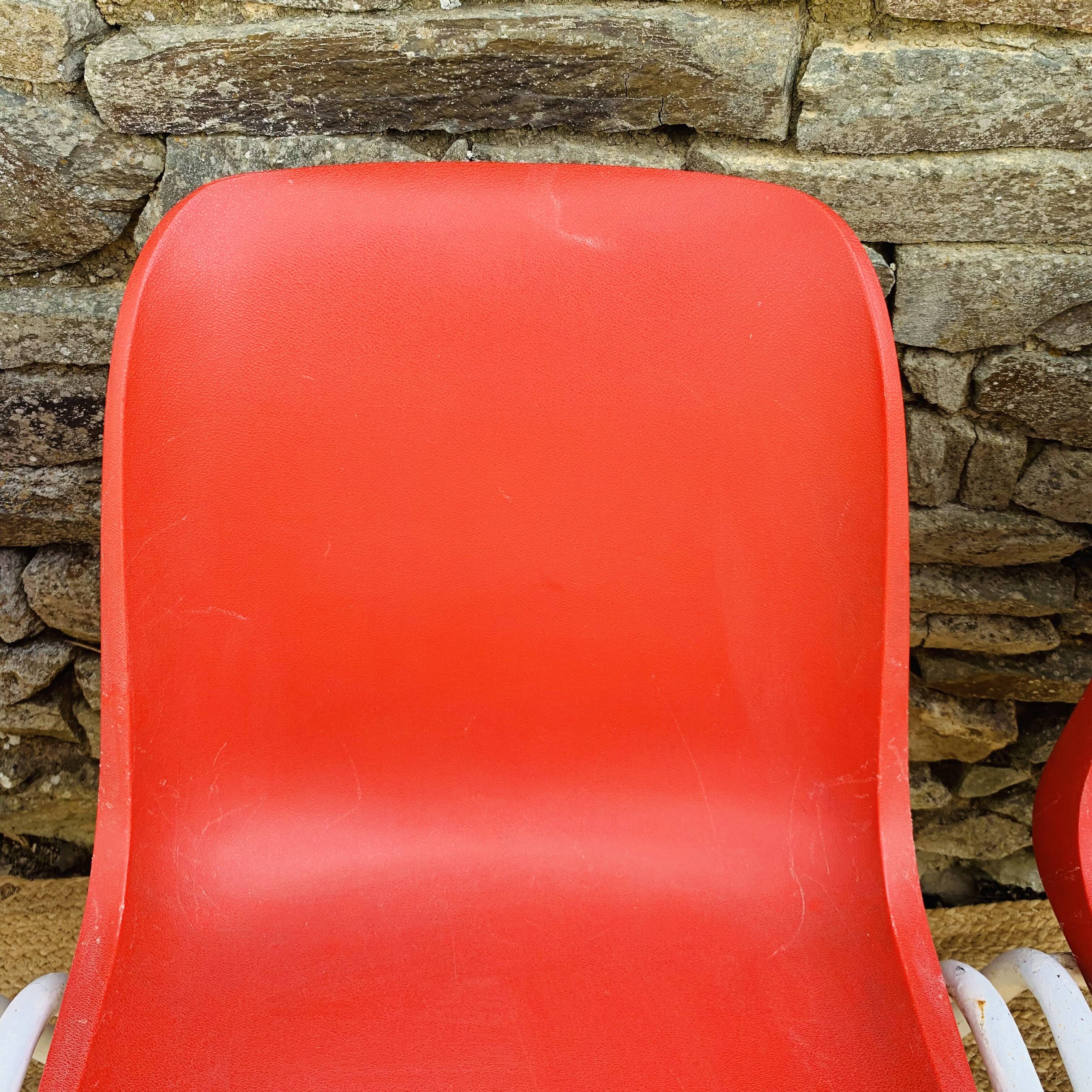 Ensemble de 4 chaises rouges modèle europa