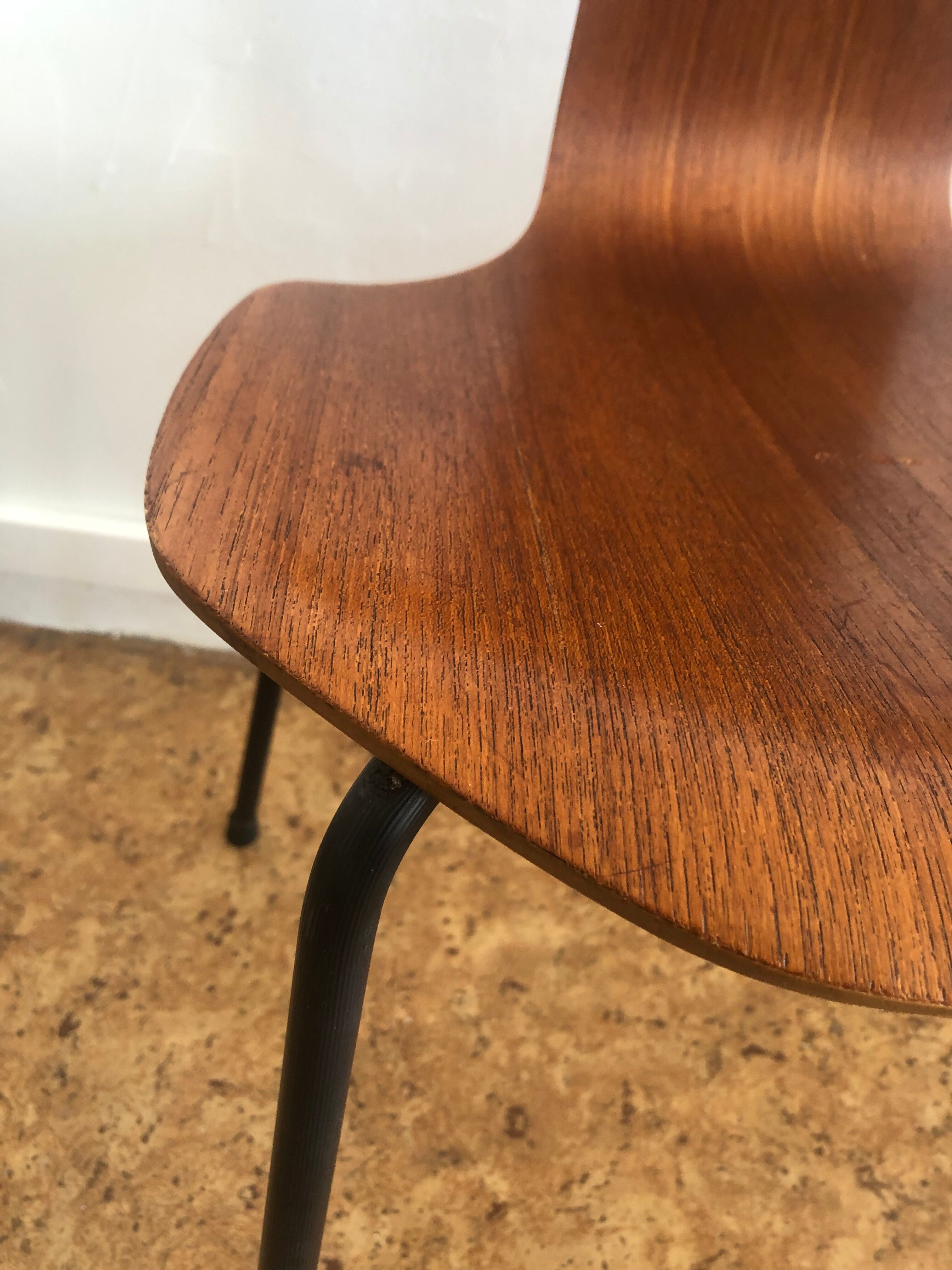 Hammer Chair 3103 by Arne Jocobsen , Fritz Hansen