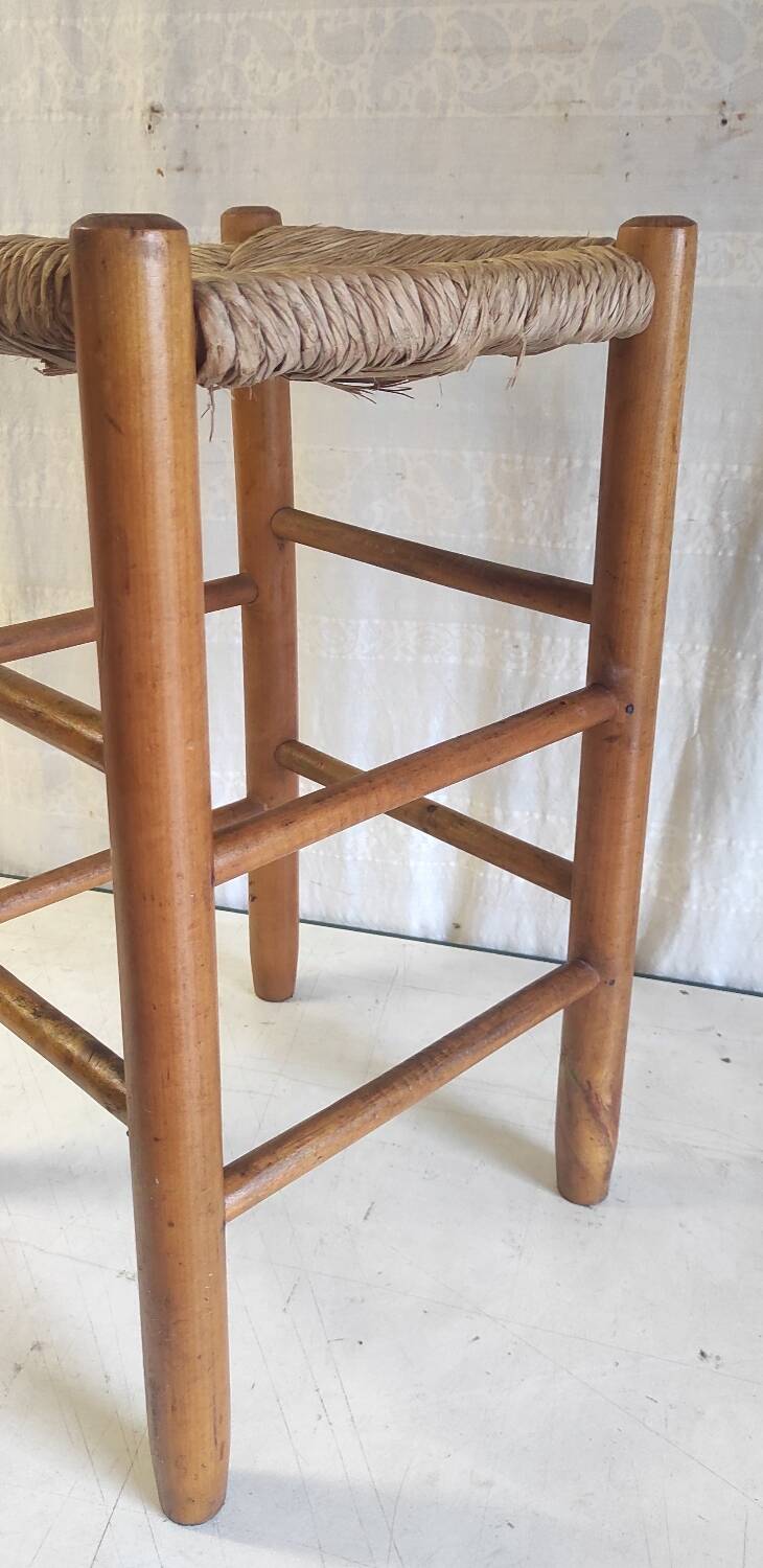 High stool in solid wood and straw - mid. 20th century